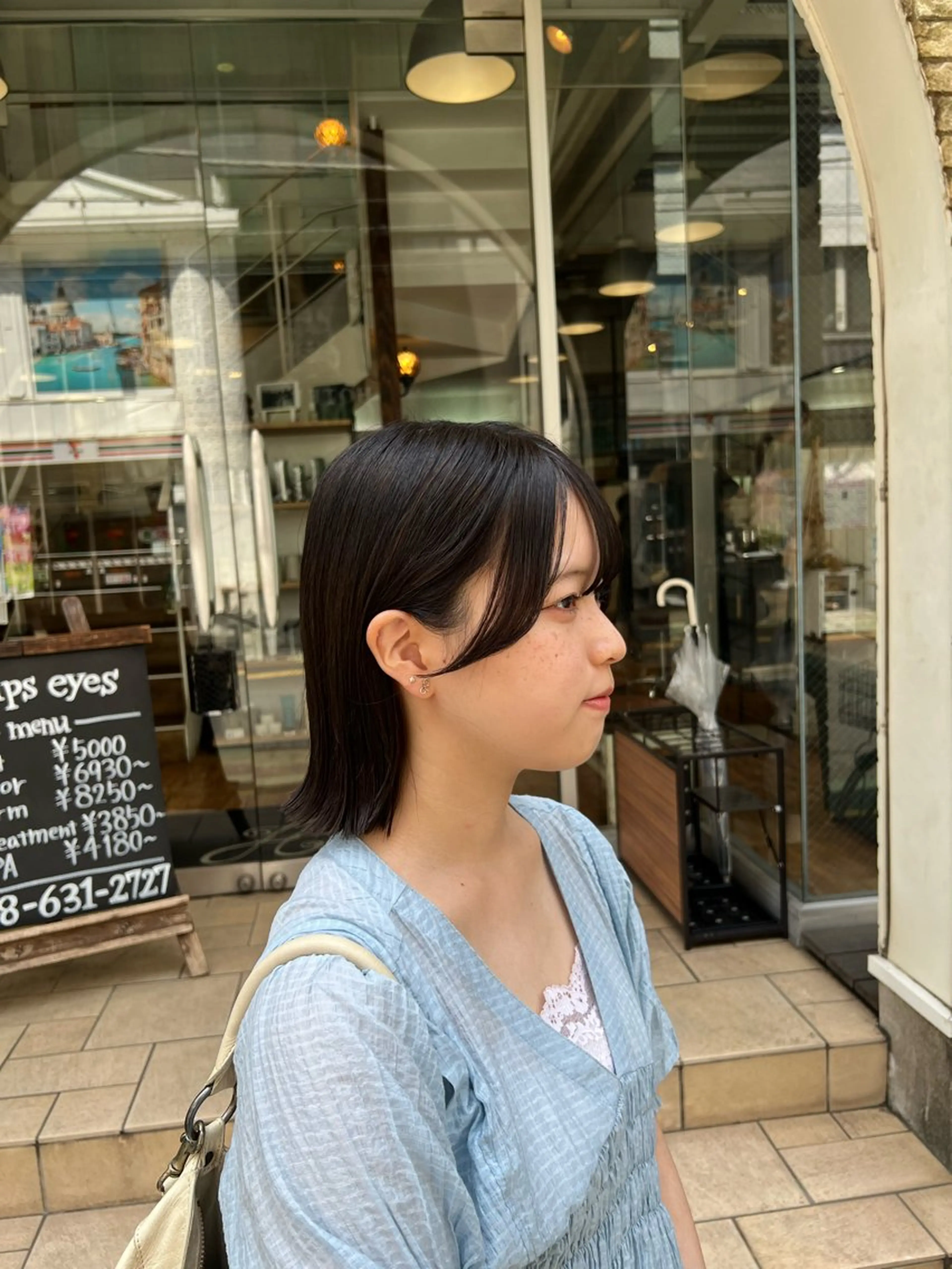 ミディアム 切りっぱなしボブ ボブ カット ヘアカラー トリートメント インナーカラー♡ Nanakoのヘアスタイル