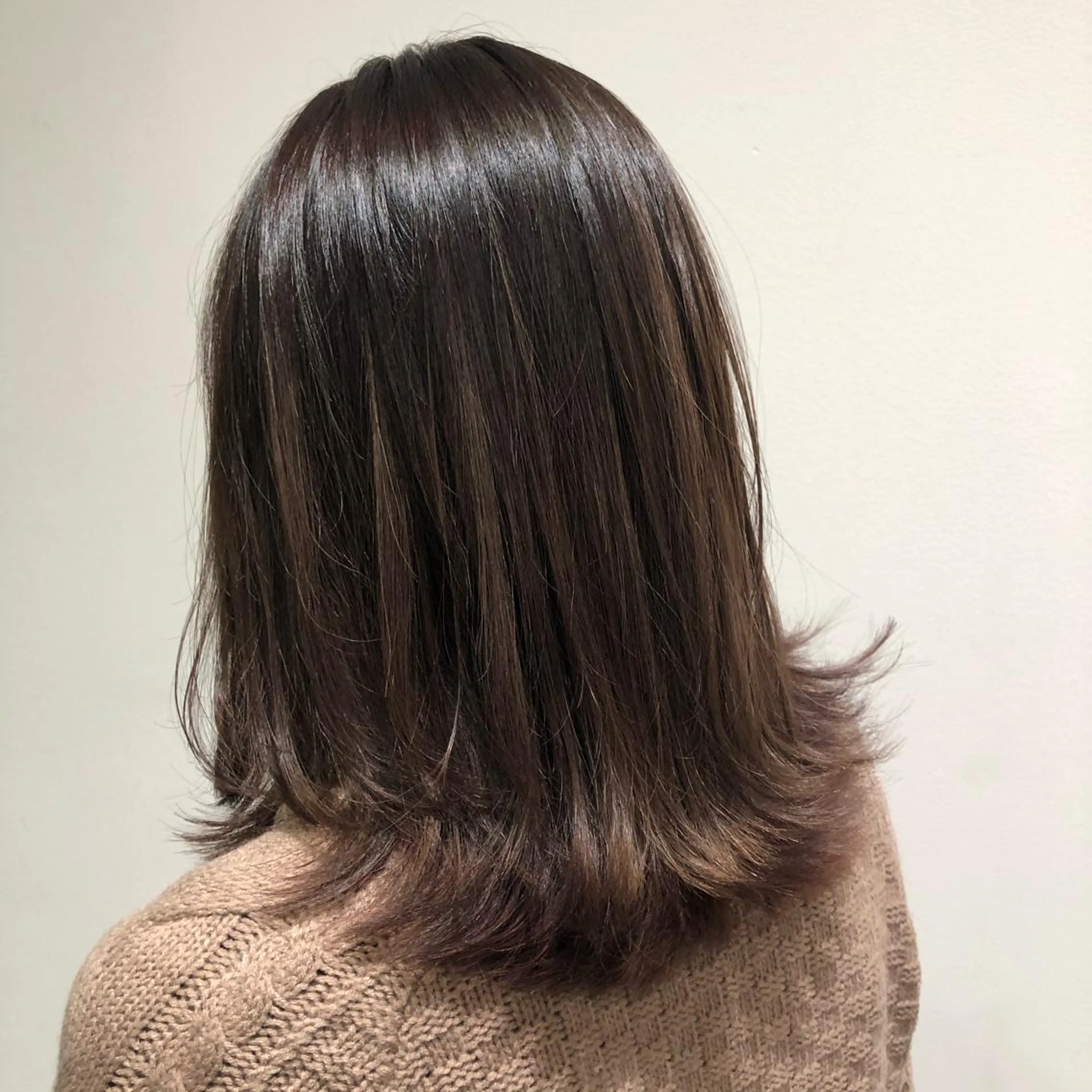 カラー 上平 綾菜のヘアスタイル