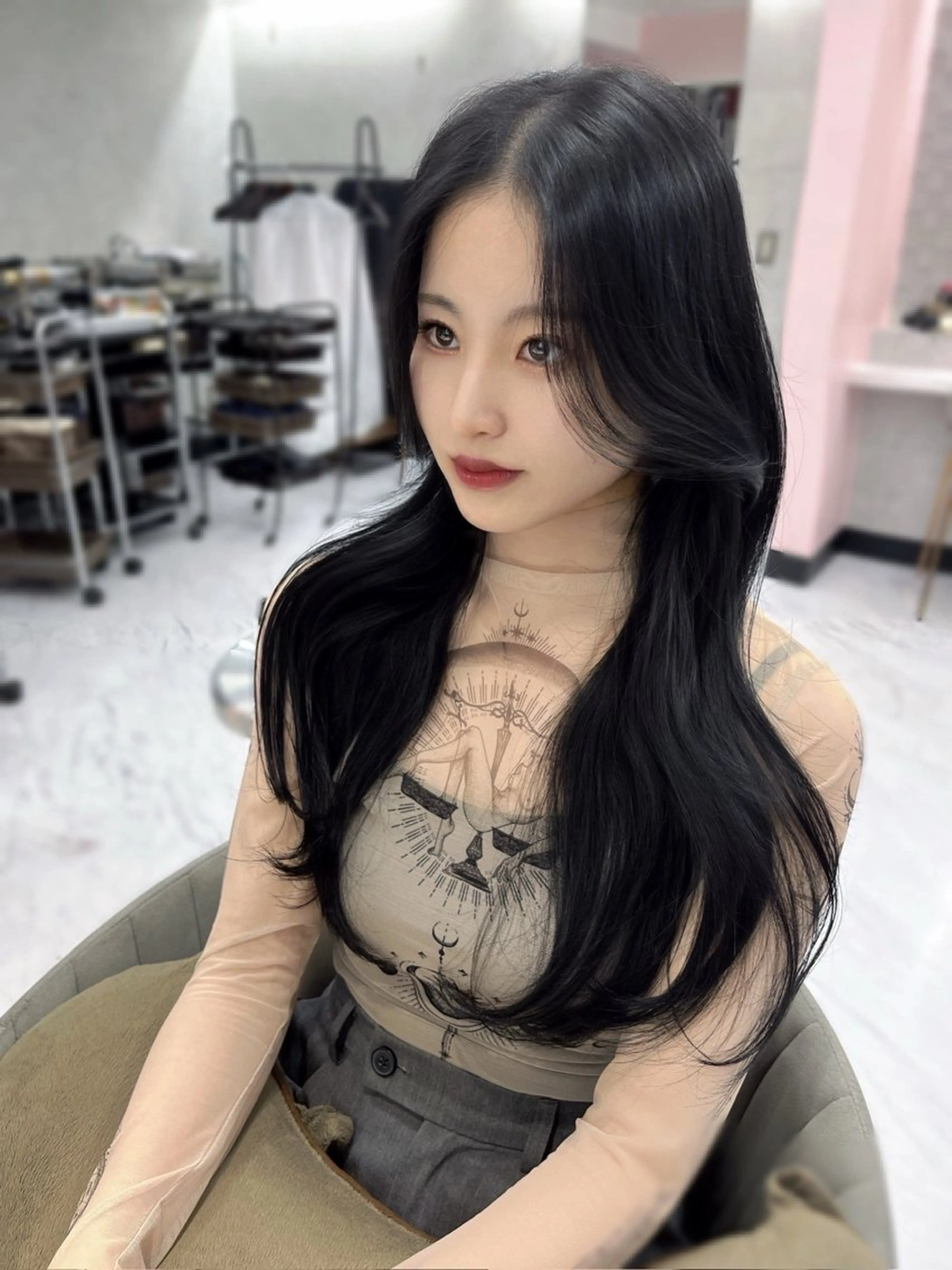 ロング カラー ケアカラー 透明感カラー くびれヘア 韓国風ヘア トリートメント ヘアカラー chii /xenaのヘアスタイル