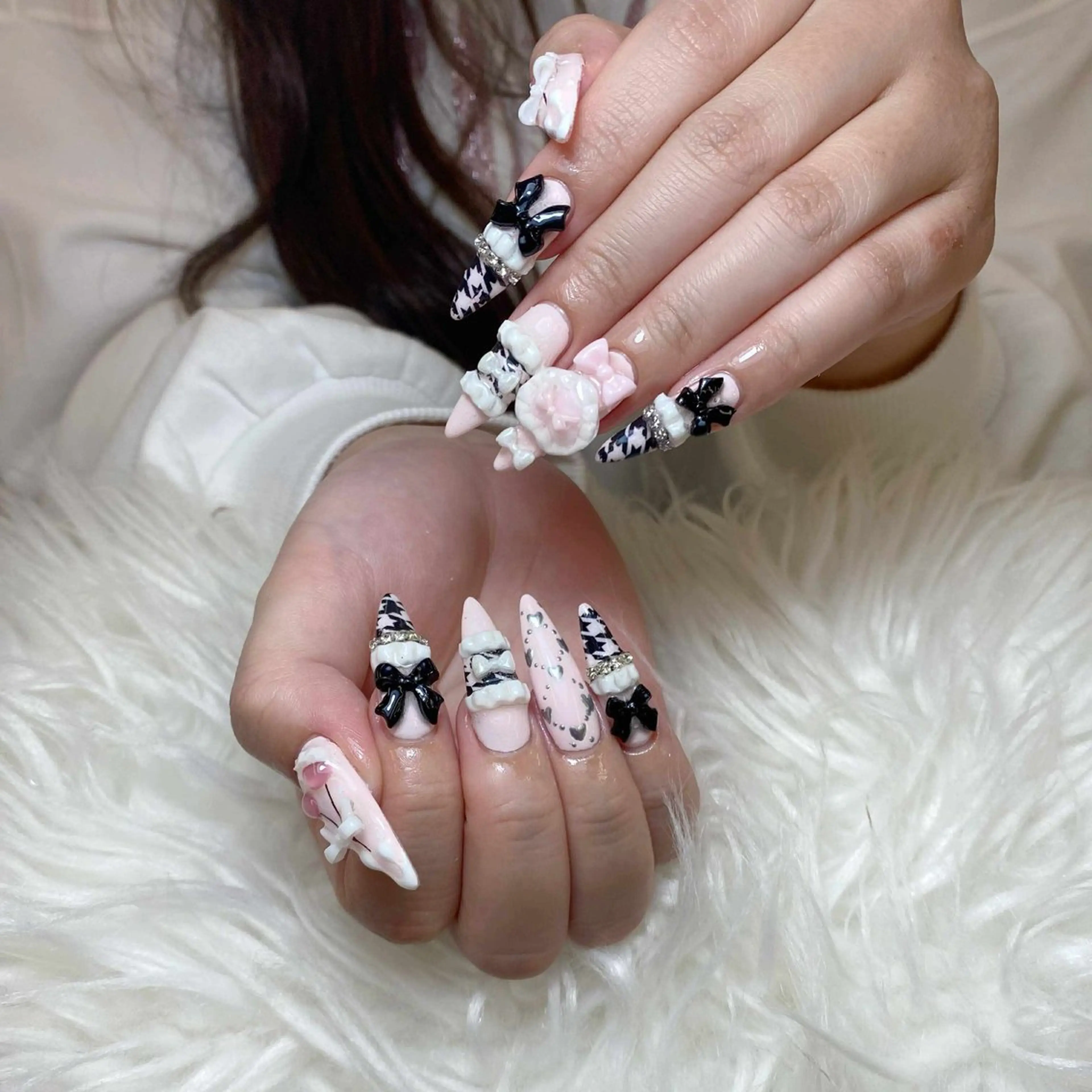 ネイル アートネイル オーロラネイル チークネイル 長さ出し フットネイル ハンドネイル ハンドケア Noiranail_ studio所属・Noiranail_ studioのネイルデザイン