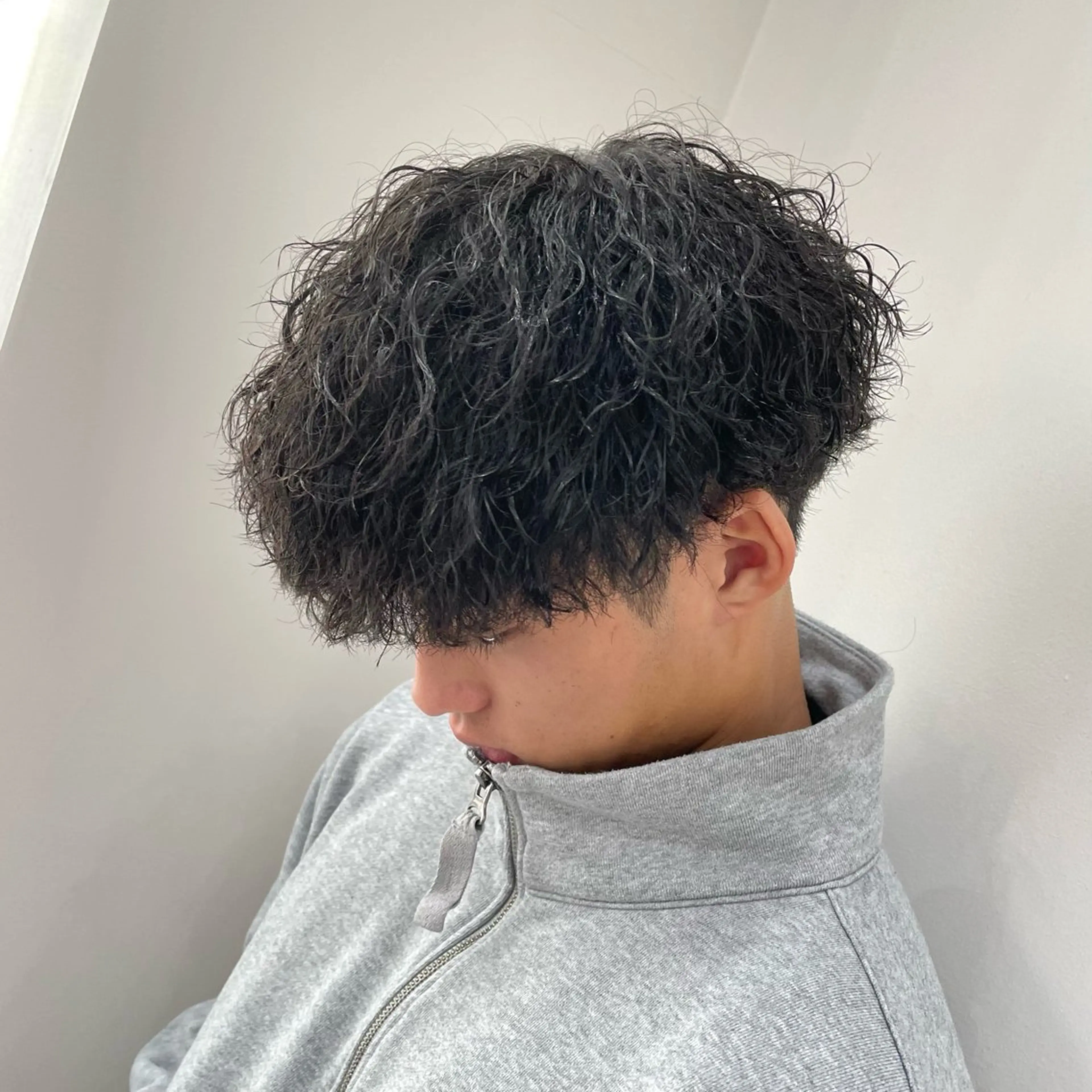 パーマ 🔥縦落ちツイスパ 🔥鈴木健紀のヘアスタイル