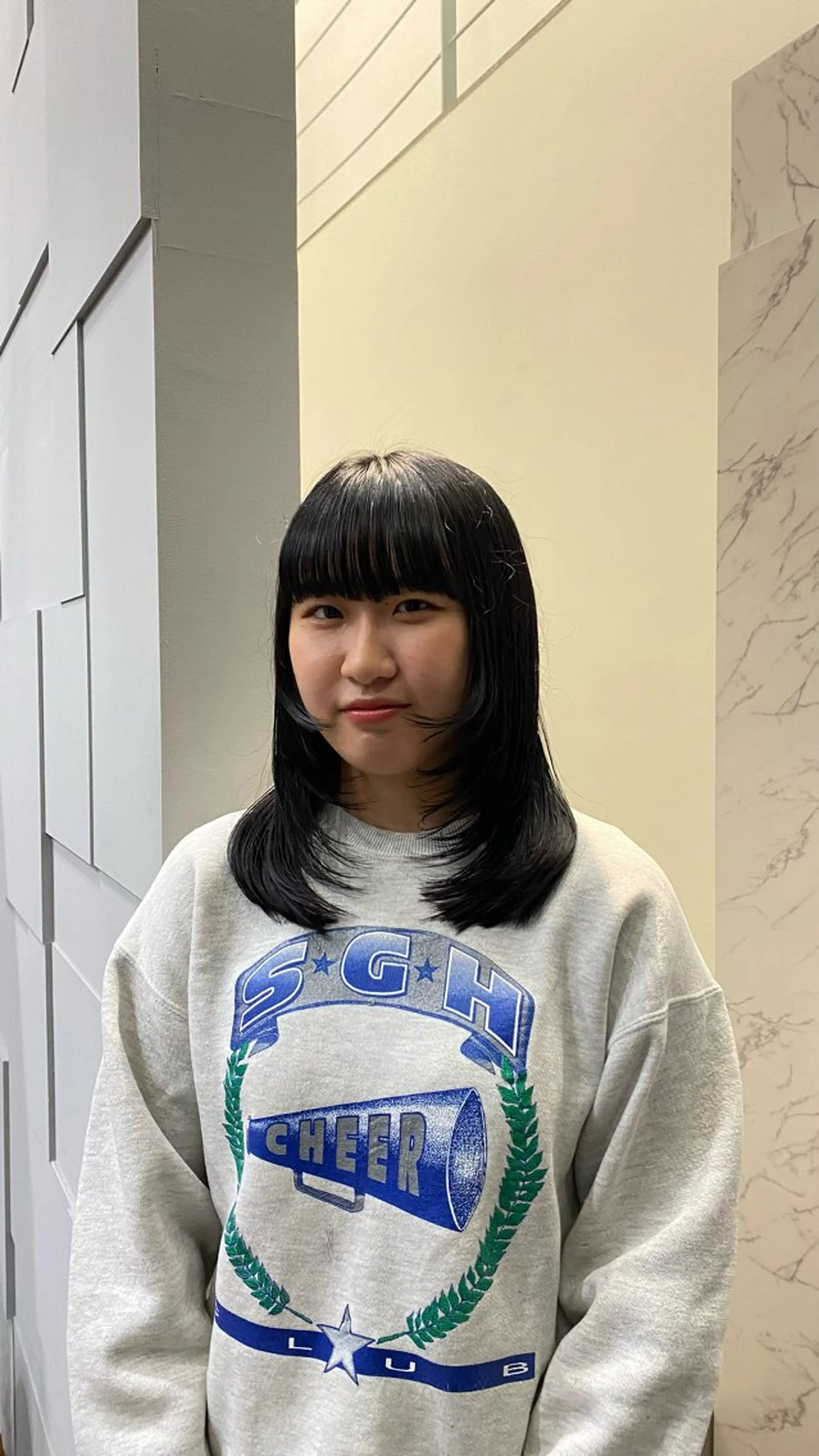 セミロング マツザキ マナトのヘアスタイル