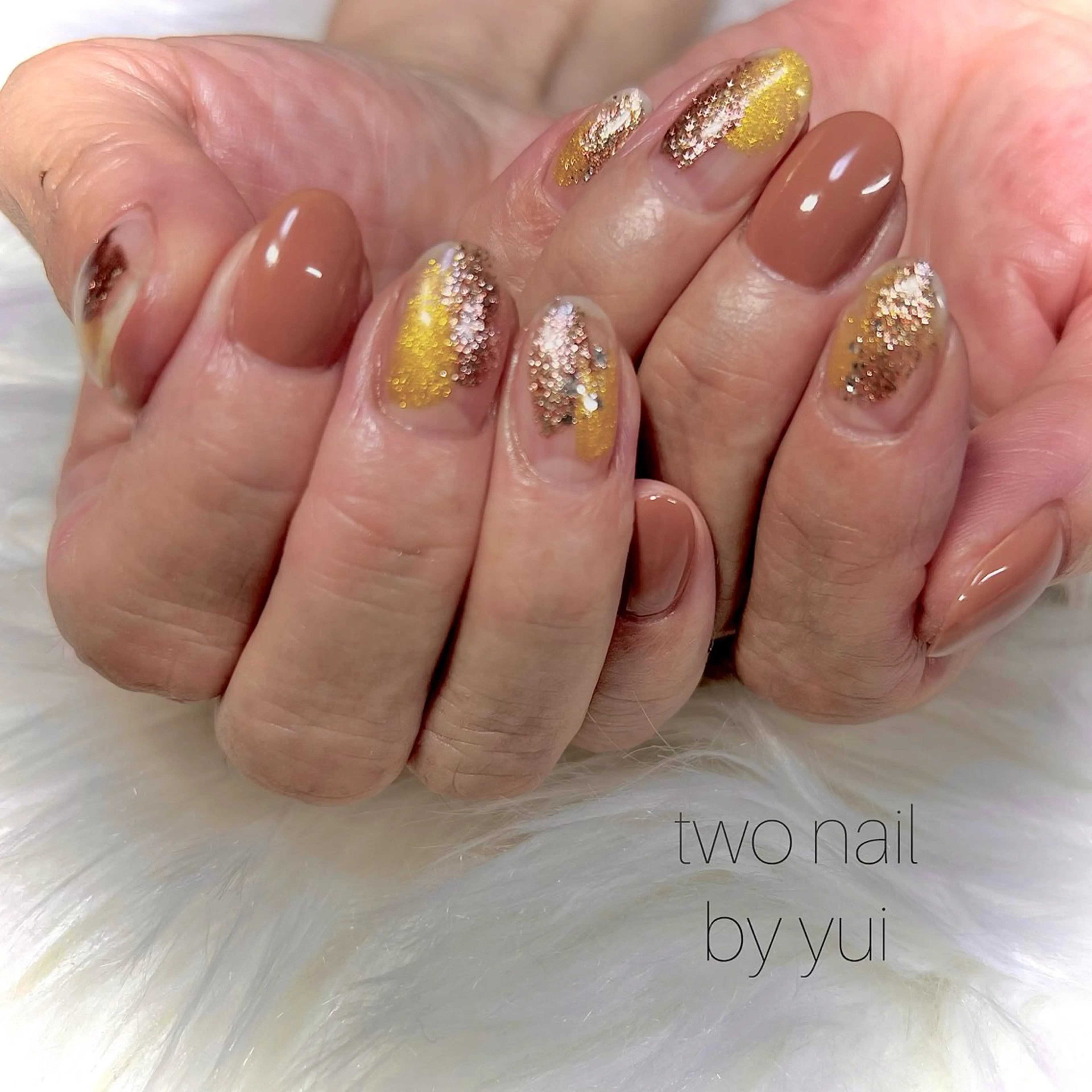 ネイル アートネイル ブラウン ネイルチップ ホワイト ハンドネイル two nailのネイルデザイン