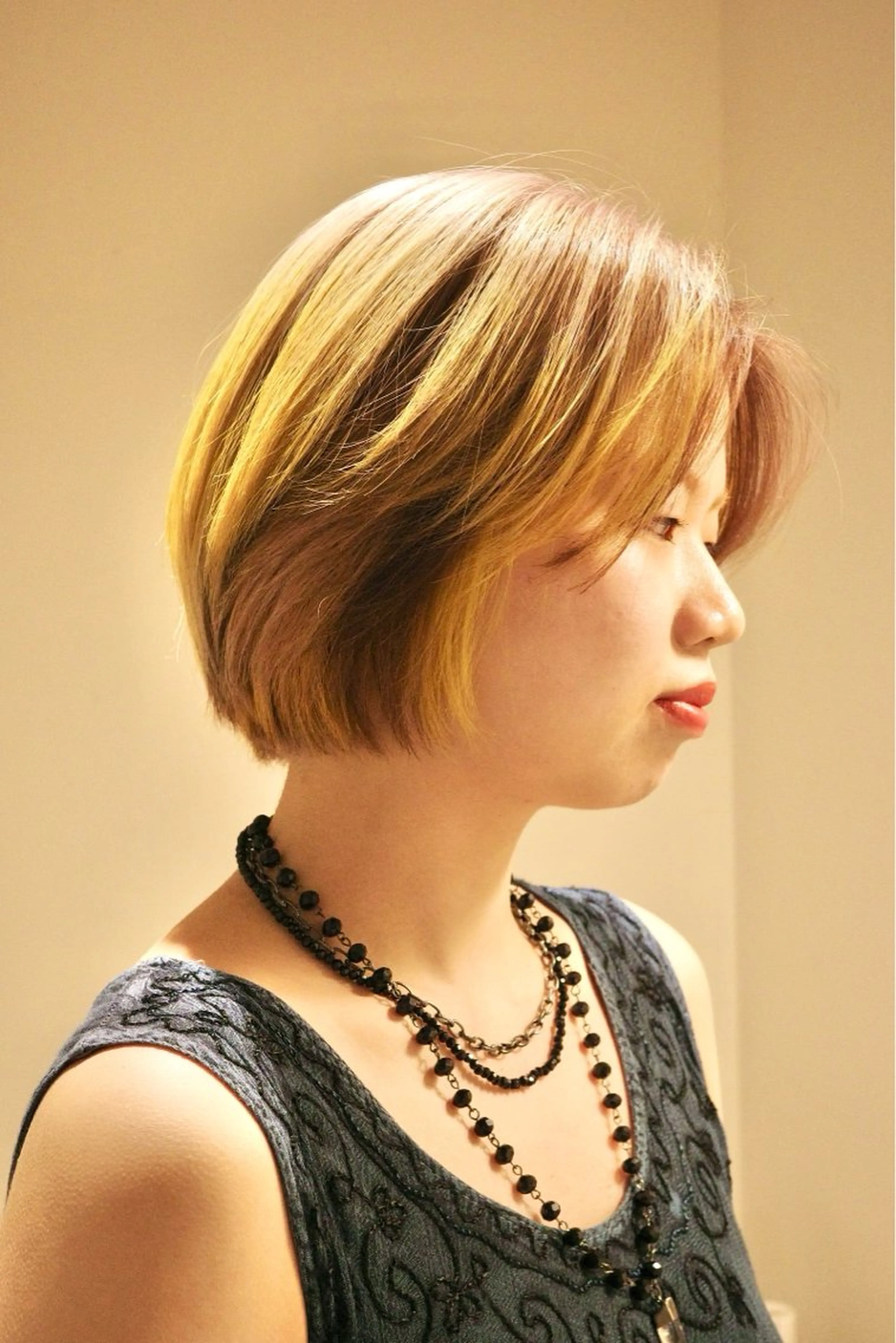 ショート カラー ヘアカラー 梅田のブリーチ特化 美容師KAI🥰のヘアスタイル