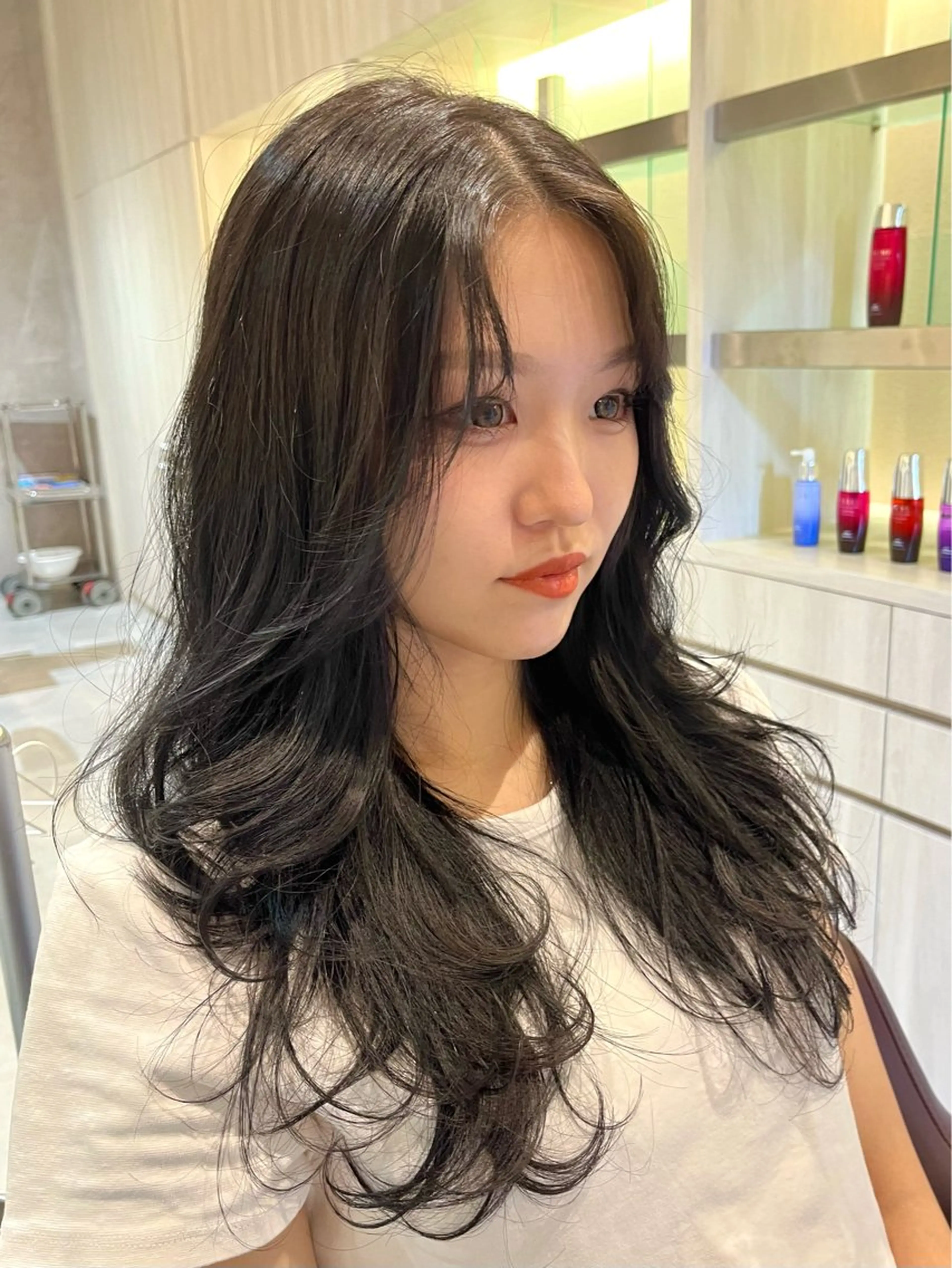 ロング カラー 顔まわりレイヤー 顔周りカット 韓国風ヘア レイヤーカット カット ヘアカラー mulum所属・ボブパーマ/ ウルフパーマ原科🪴のヘアスタイル