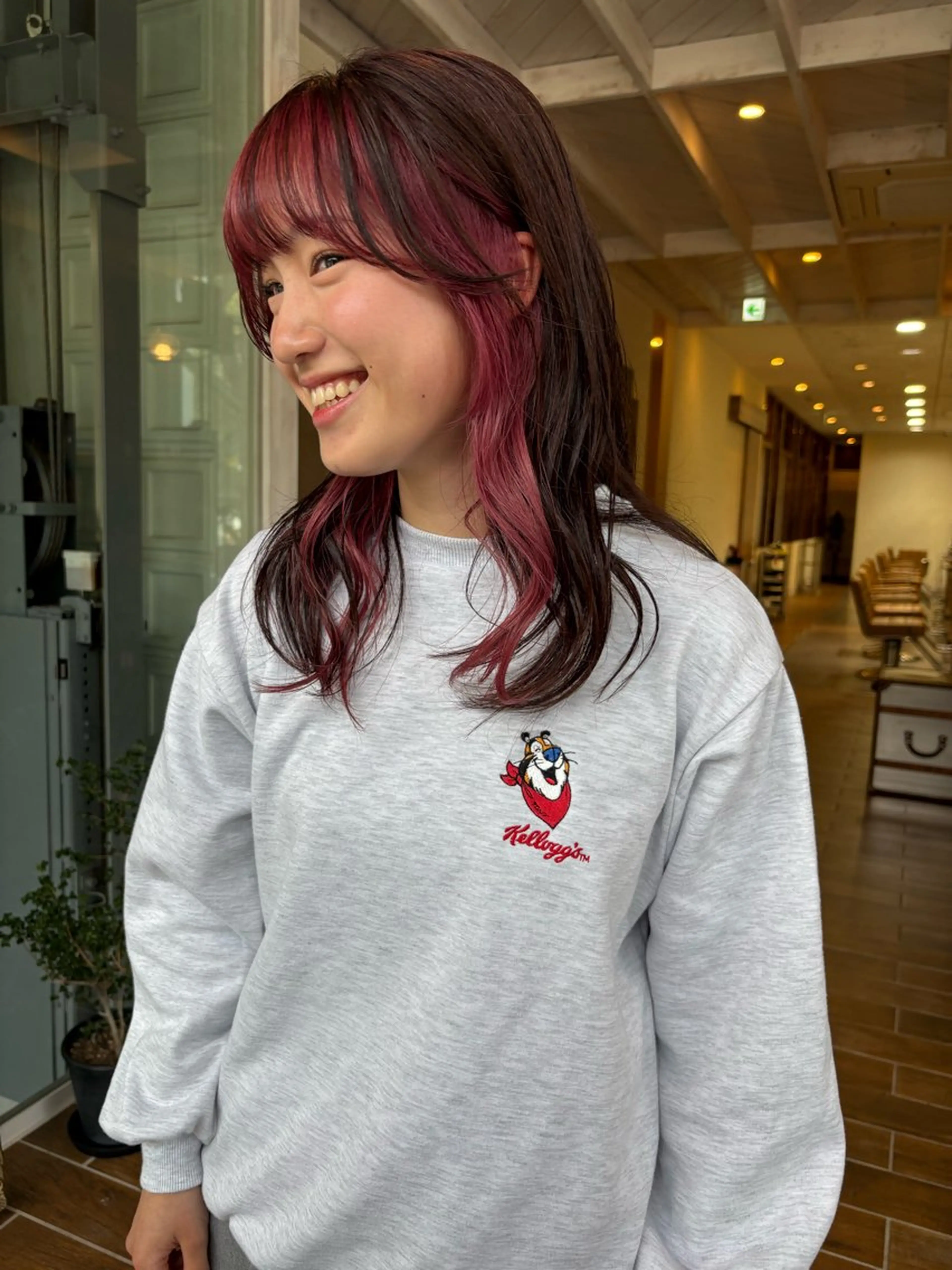 ミディアム カラー 松野 心音のヘアスタイル