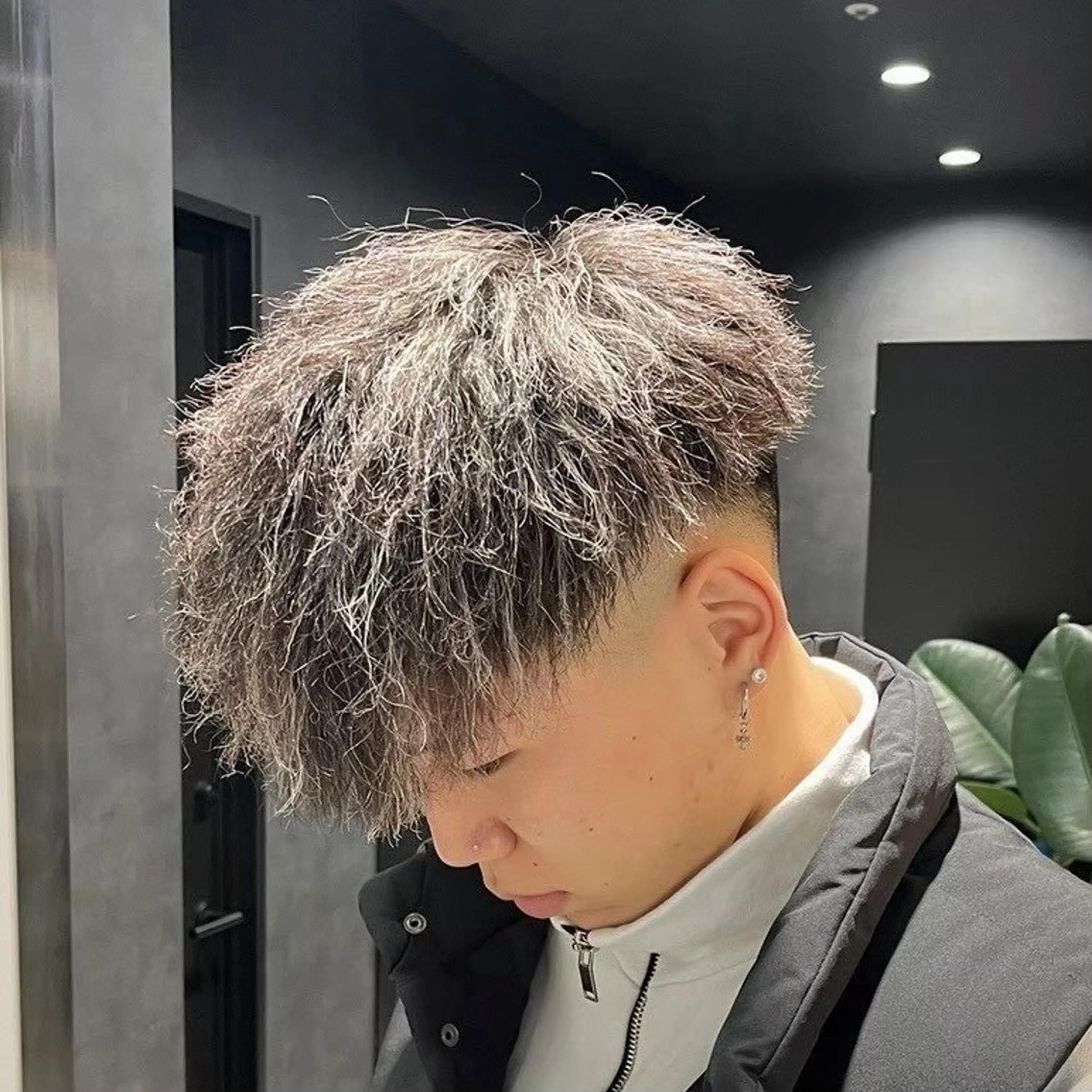 ミディアム パーマ メンズ カット ヘアカラー パーマ 🔥メンズ特化🔥 藍斗のヘアスタイル