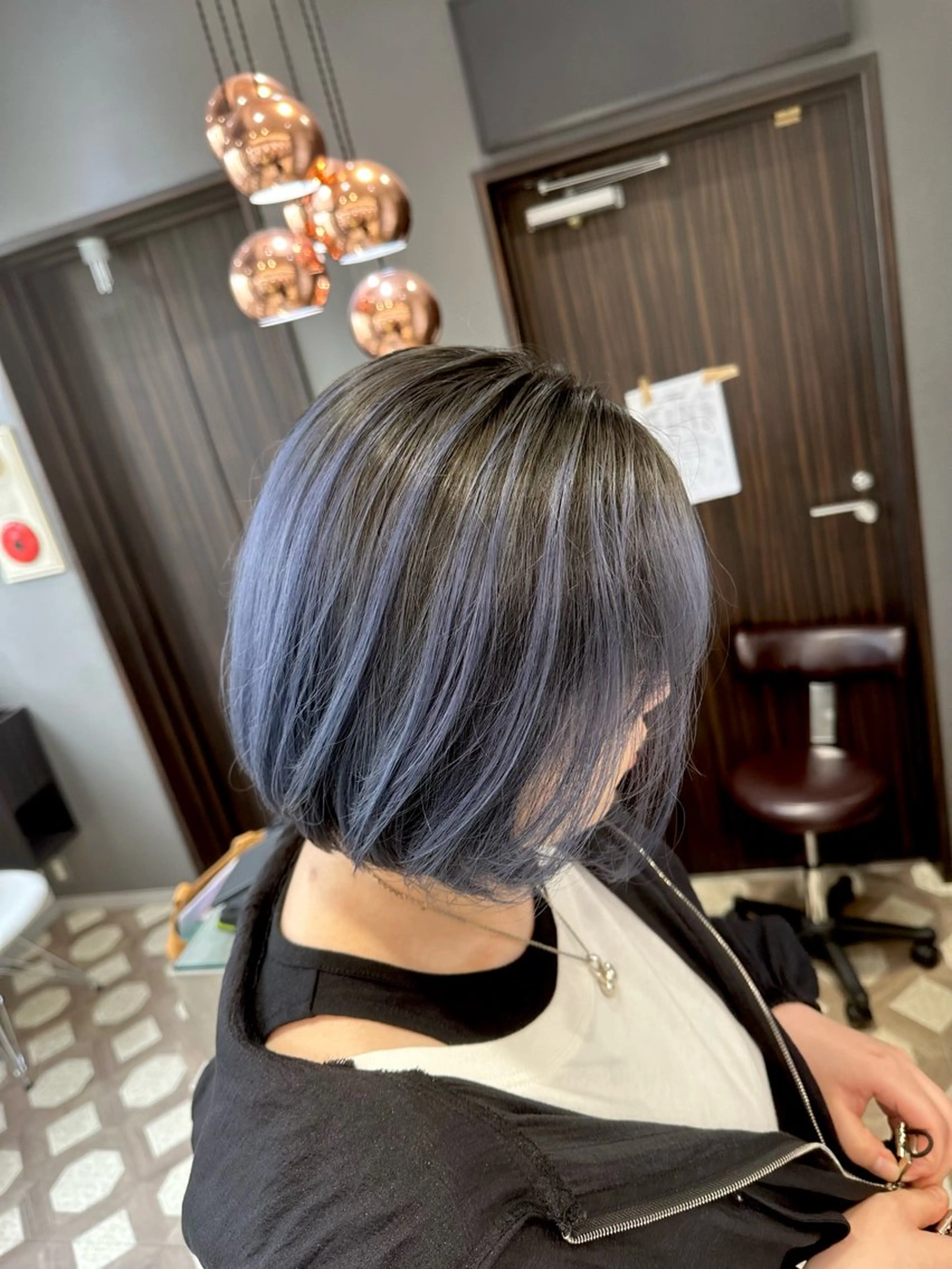 ショート カラー ヘアカラー トリートメント バレイヤージュ/ ミルクティーベージュのヘアスタイル