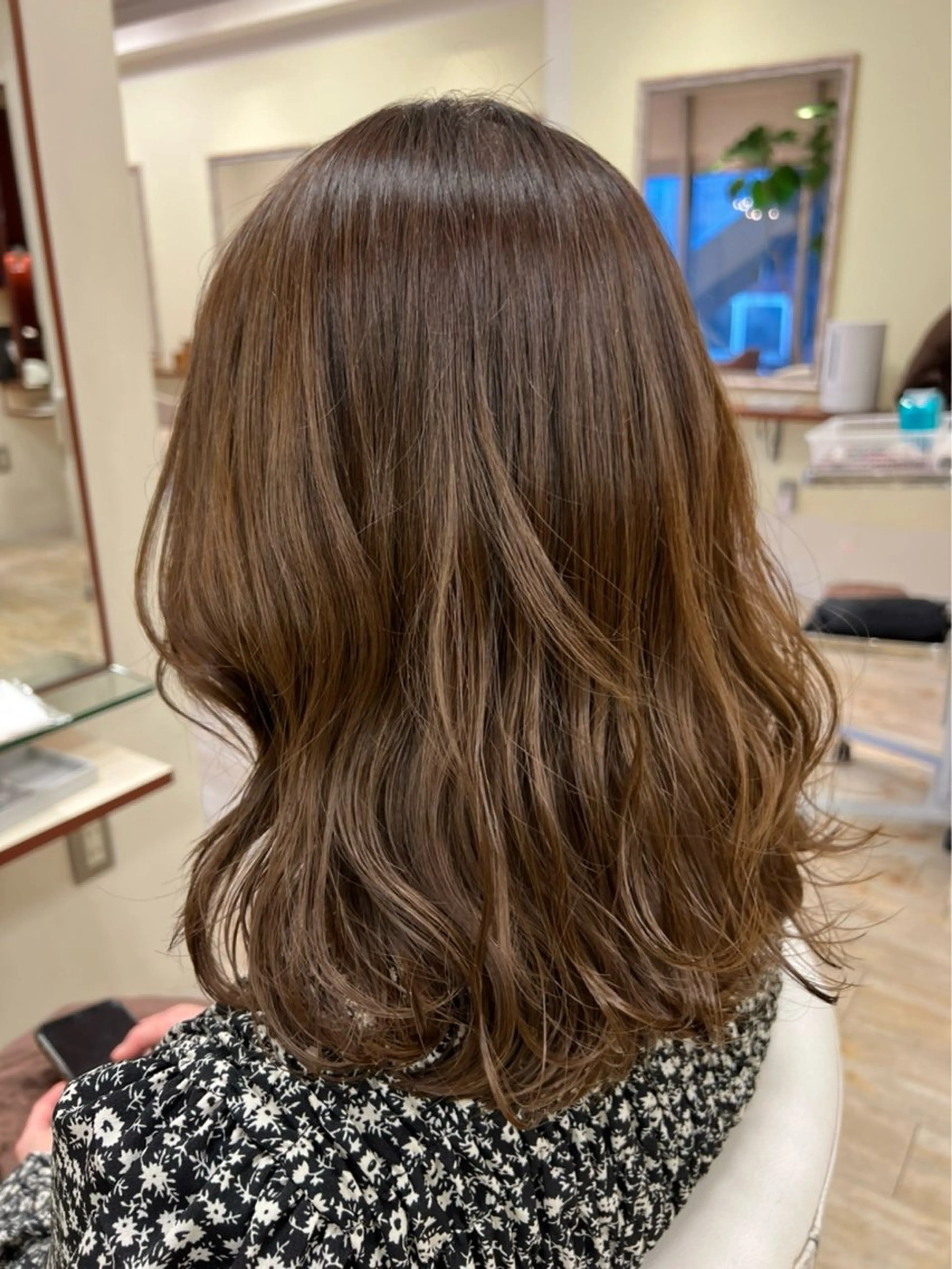 ミディアム 芝山 柚衣のヘアスタイル