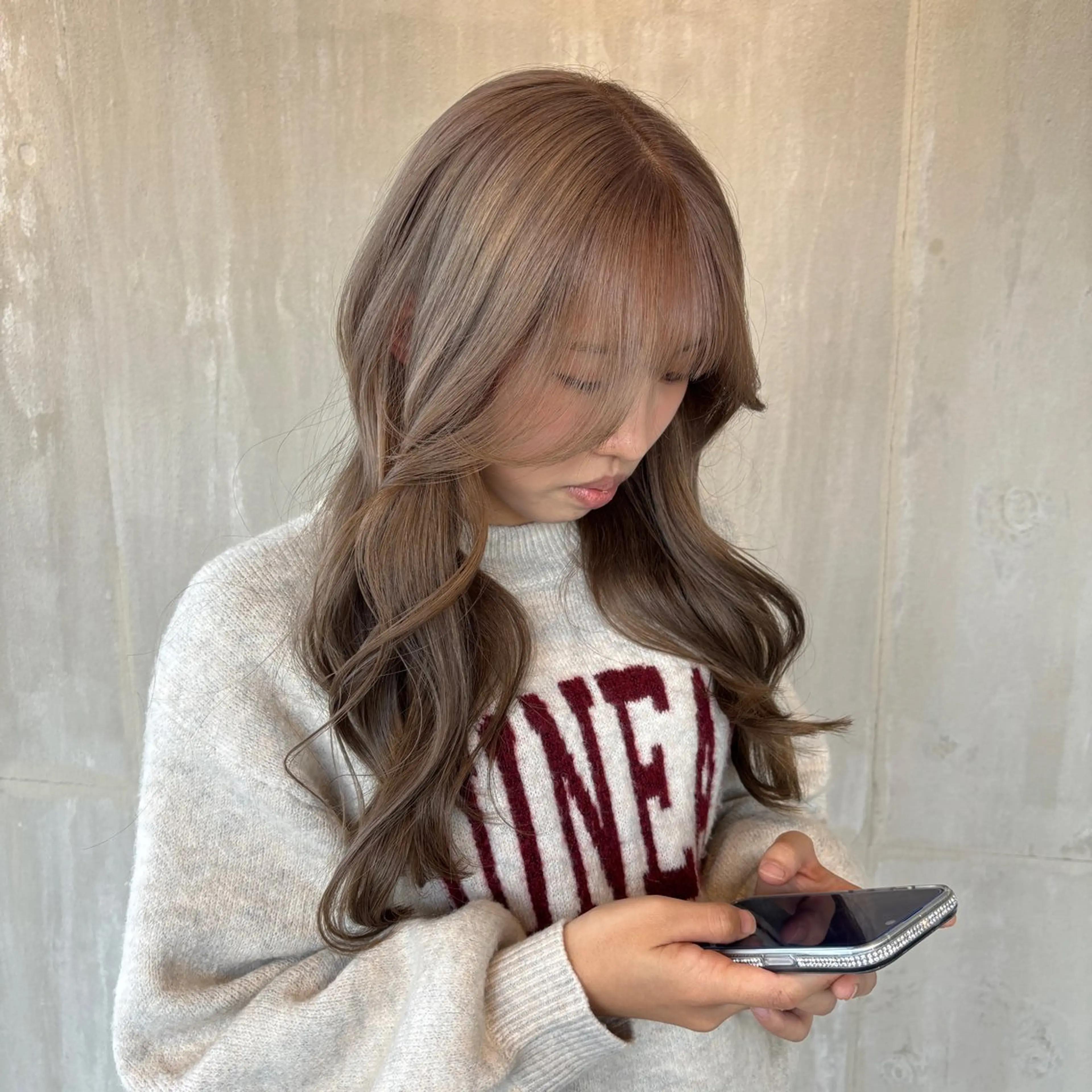 ロング ヘアカラー 小木曽 里華のヘアスタイル