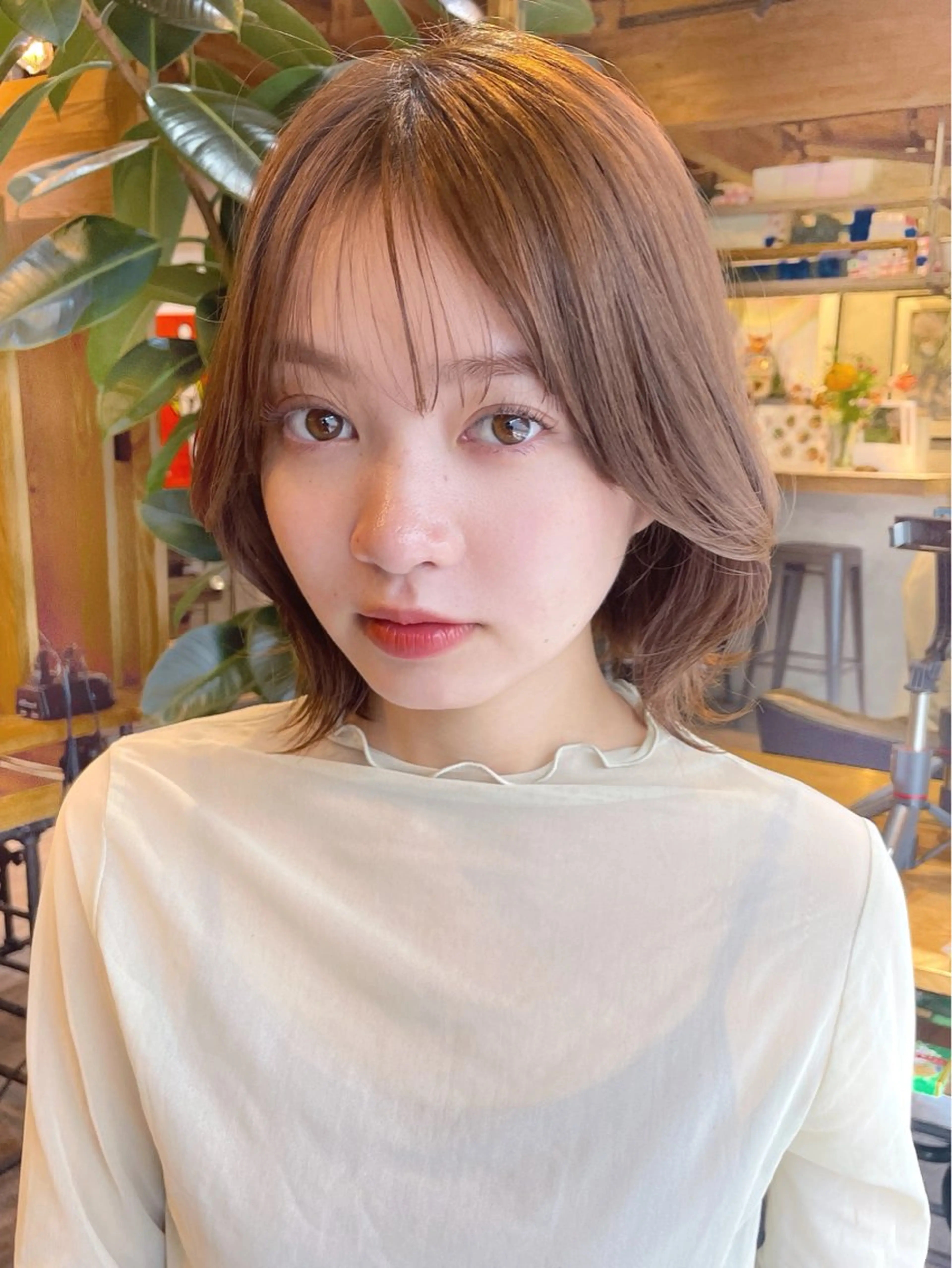 ショート カラー 切りっぱなしボブ ボブレイヤー ボブ くびれヘア 顔まわりレイヤー カット ヘアカラー 結べるレイヤーボブ くびれLady表参道のヘアスタイル