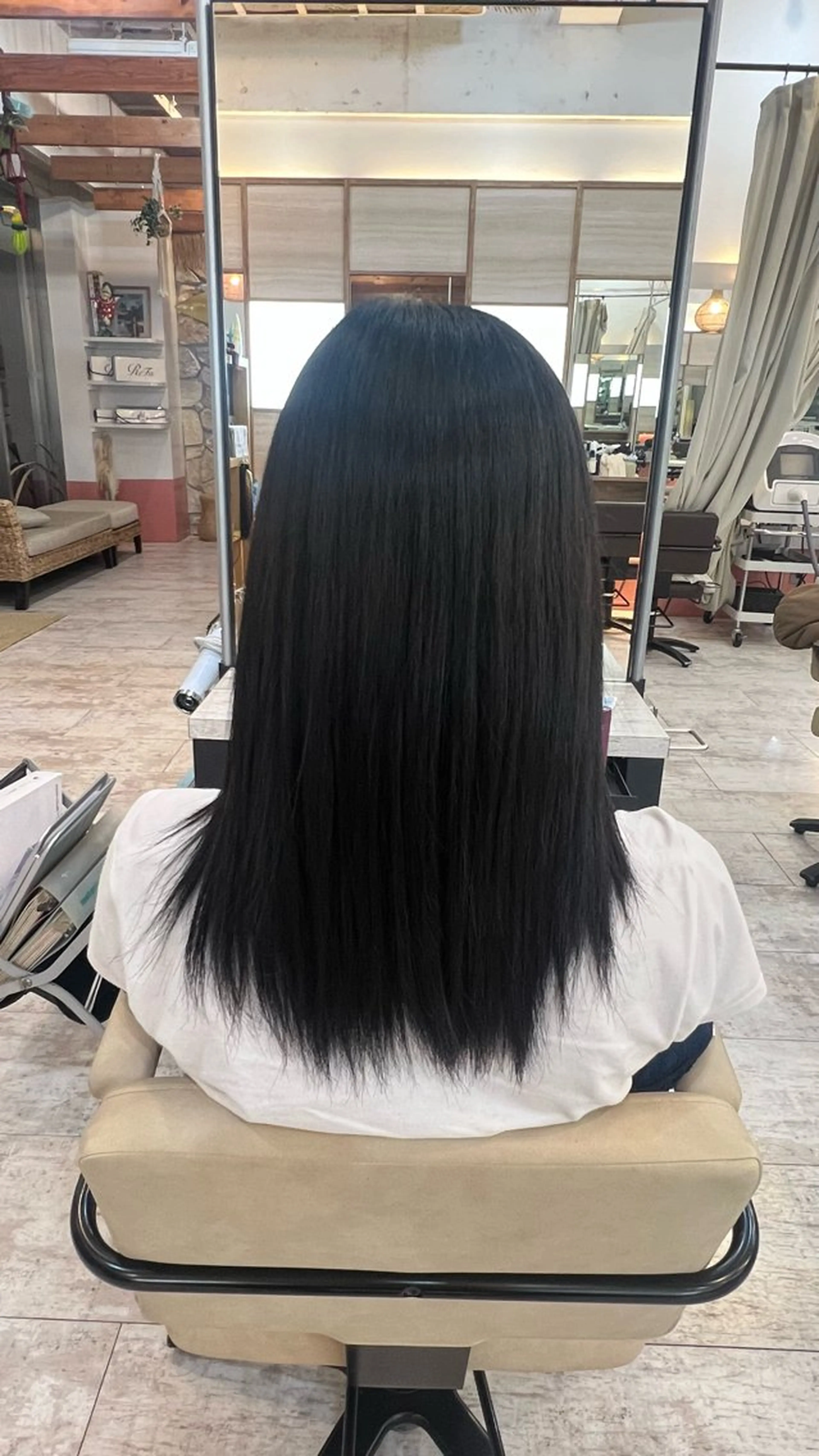 セミロング アッシュ ヘアカラー 遥 ハルカのヘアスタイル