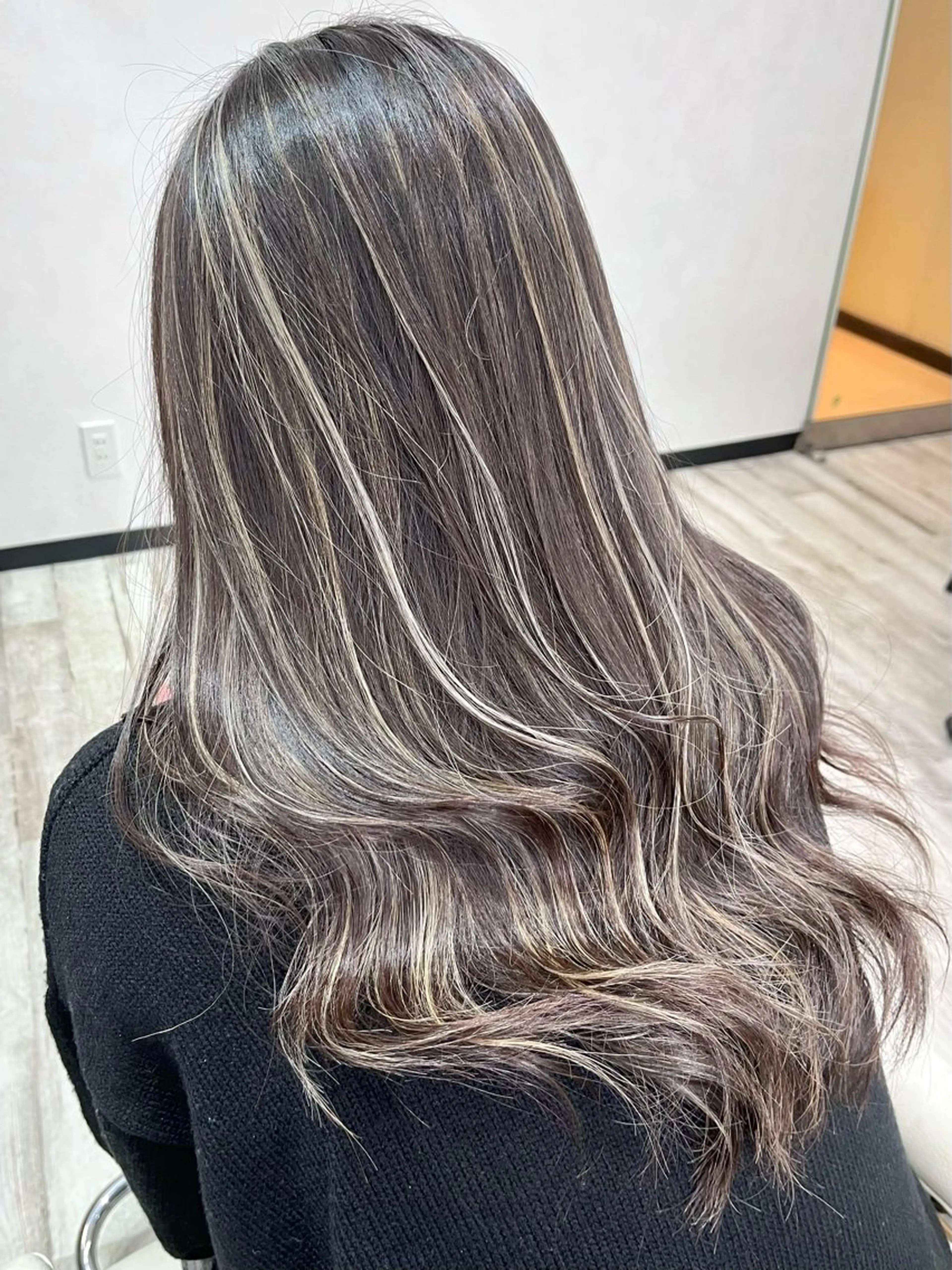 ロング カラー ヘアアレンジ ハイライトカラー ハイライト カット ヘアカラー Belle hair Design青野大貴のヘアスタイル