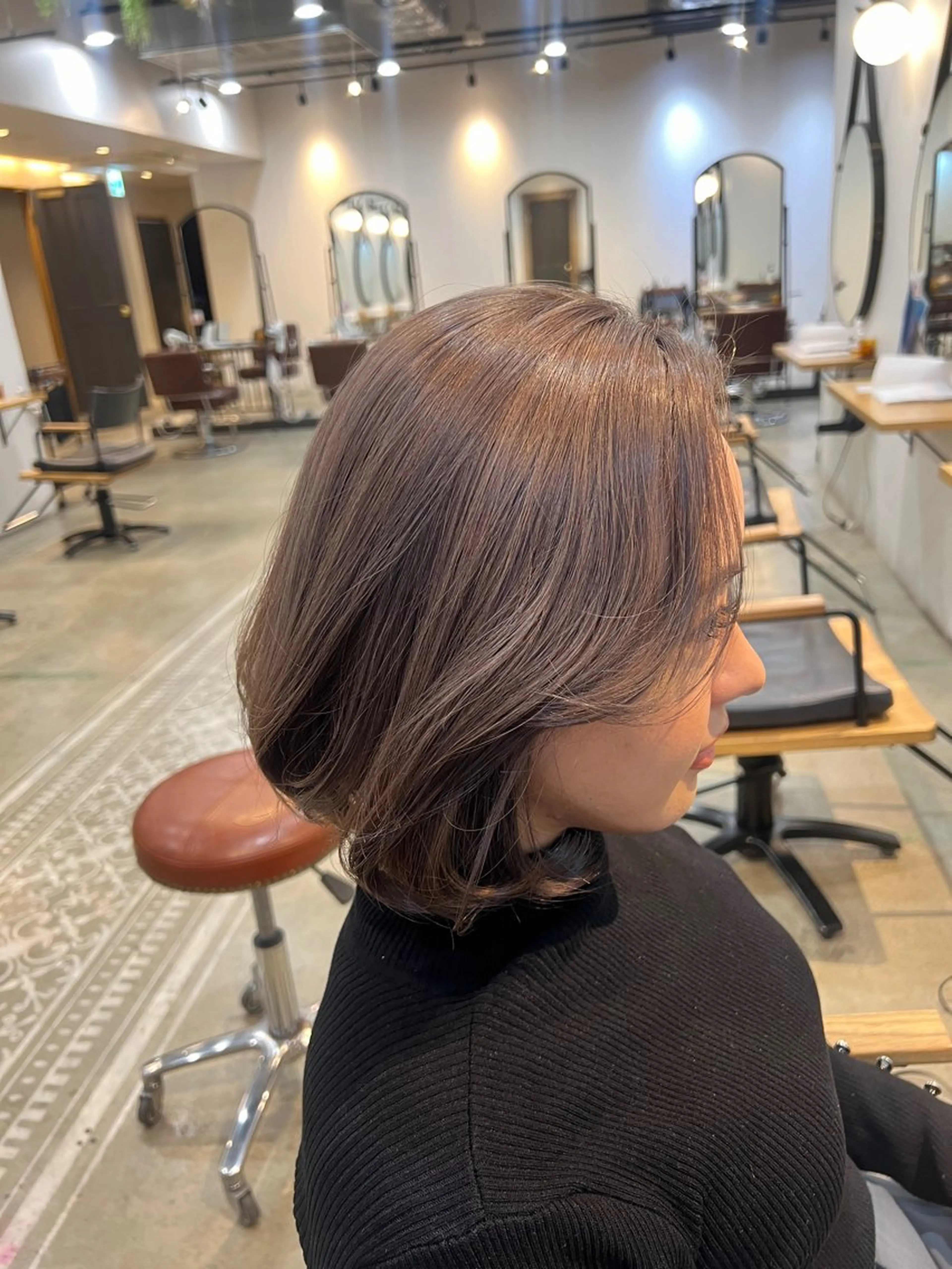 ショート カラー ベージュカラー beleefric 🩵黒木芽衣のヘアスタイル