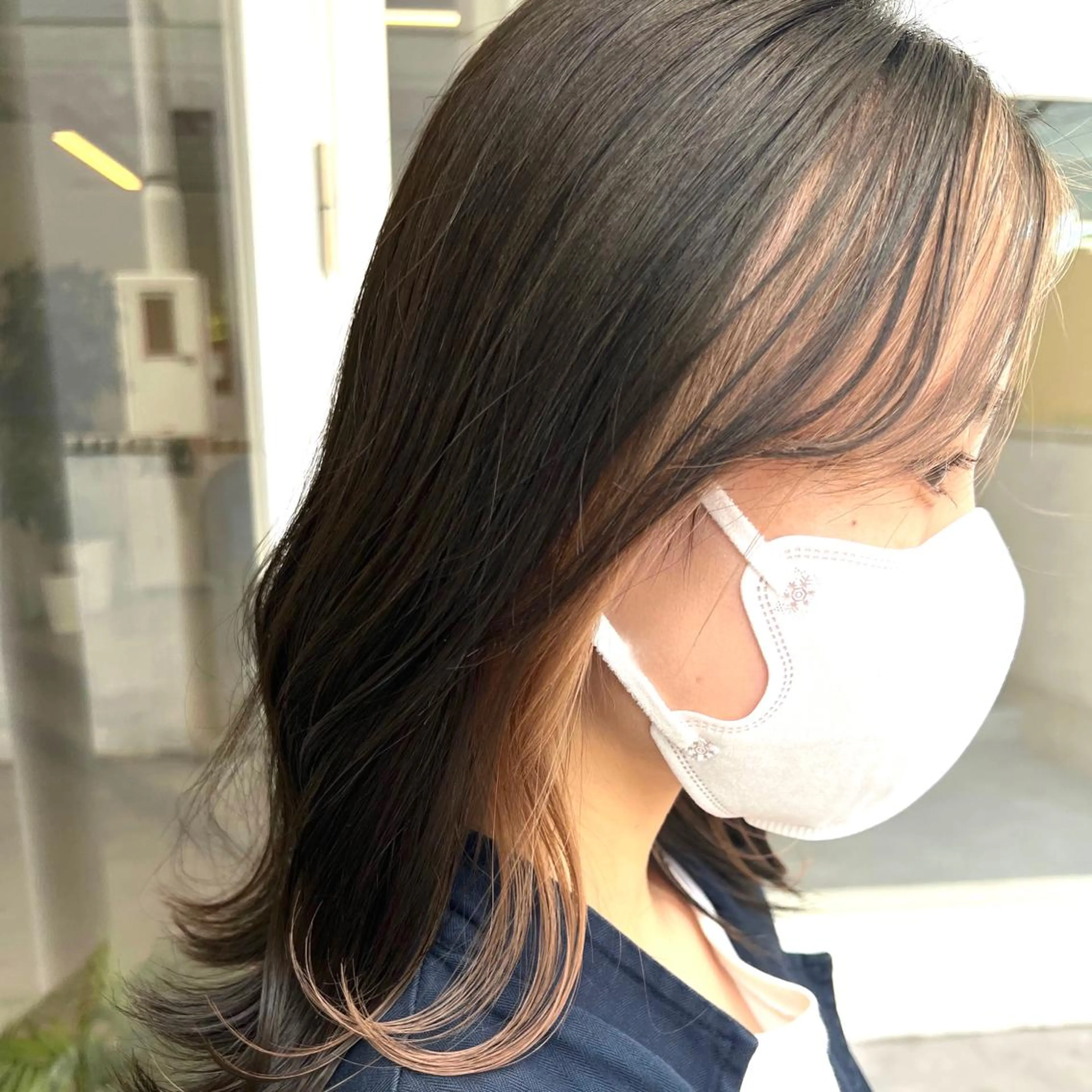 ミディアム カラー ミストバング ベージュカラー  フェイスフレーミング インナーカラー ミルクティーベージュ ヘアカラー トリートメント 王子田 隼のヘアスタイル