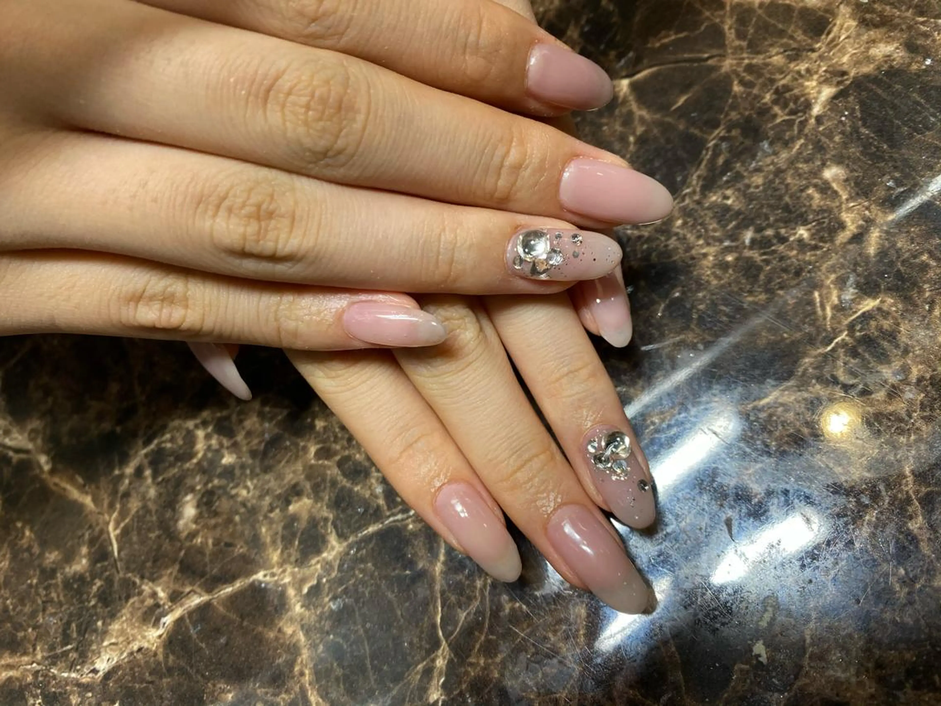 ネイル ラメ(グリッター) ワンカラーネイル ハンドネイル IROHA Nail 矢掛萌子のネイルデザイン
