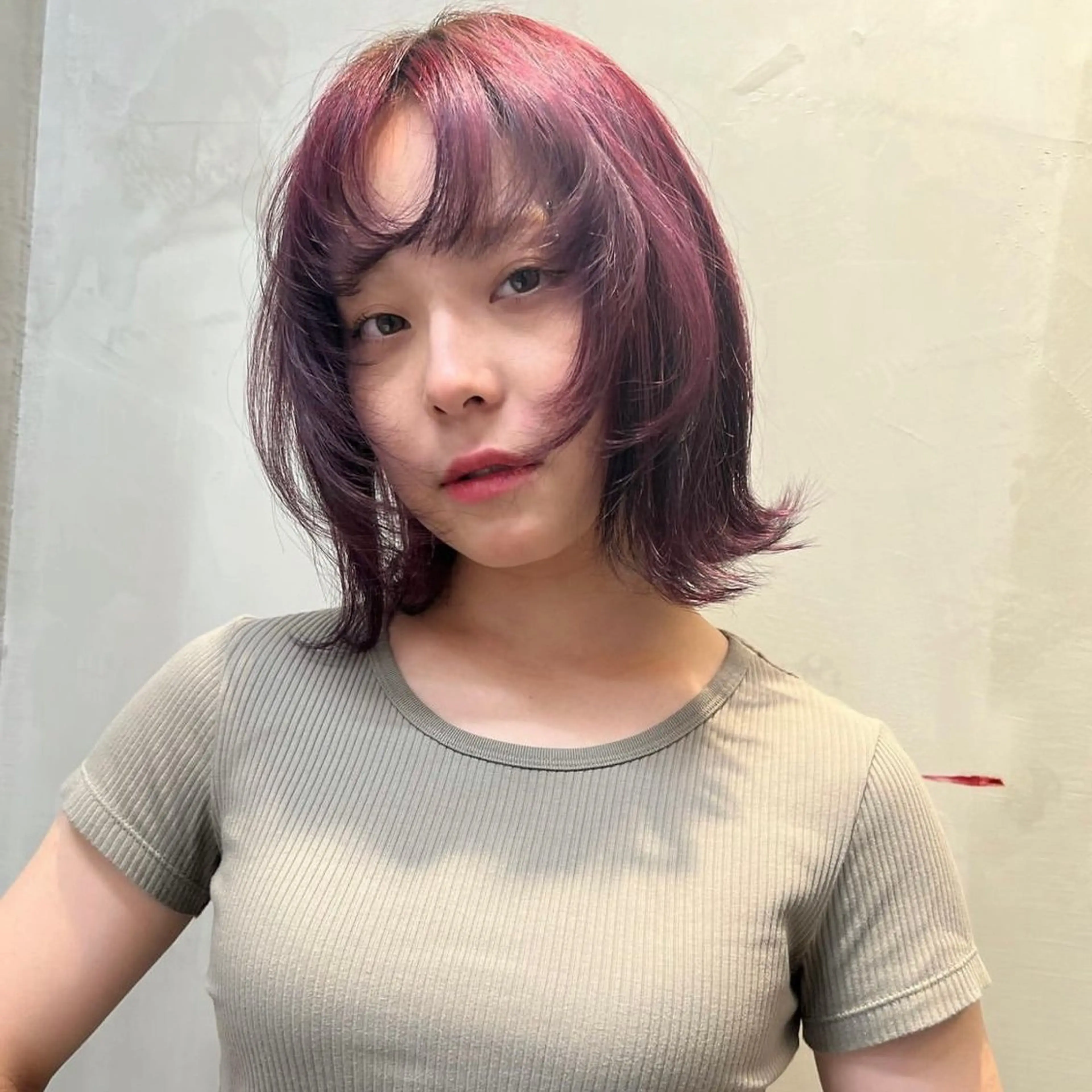 ミディアム カラー カット ヘアカラー ブロンド／ブリーチ 【SITY.】のヘアスタイル