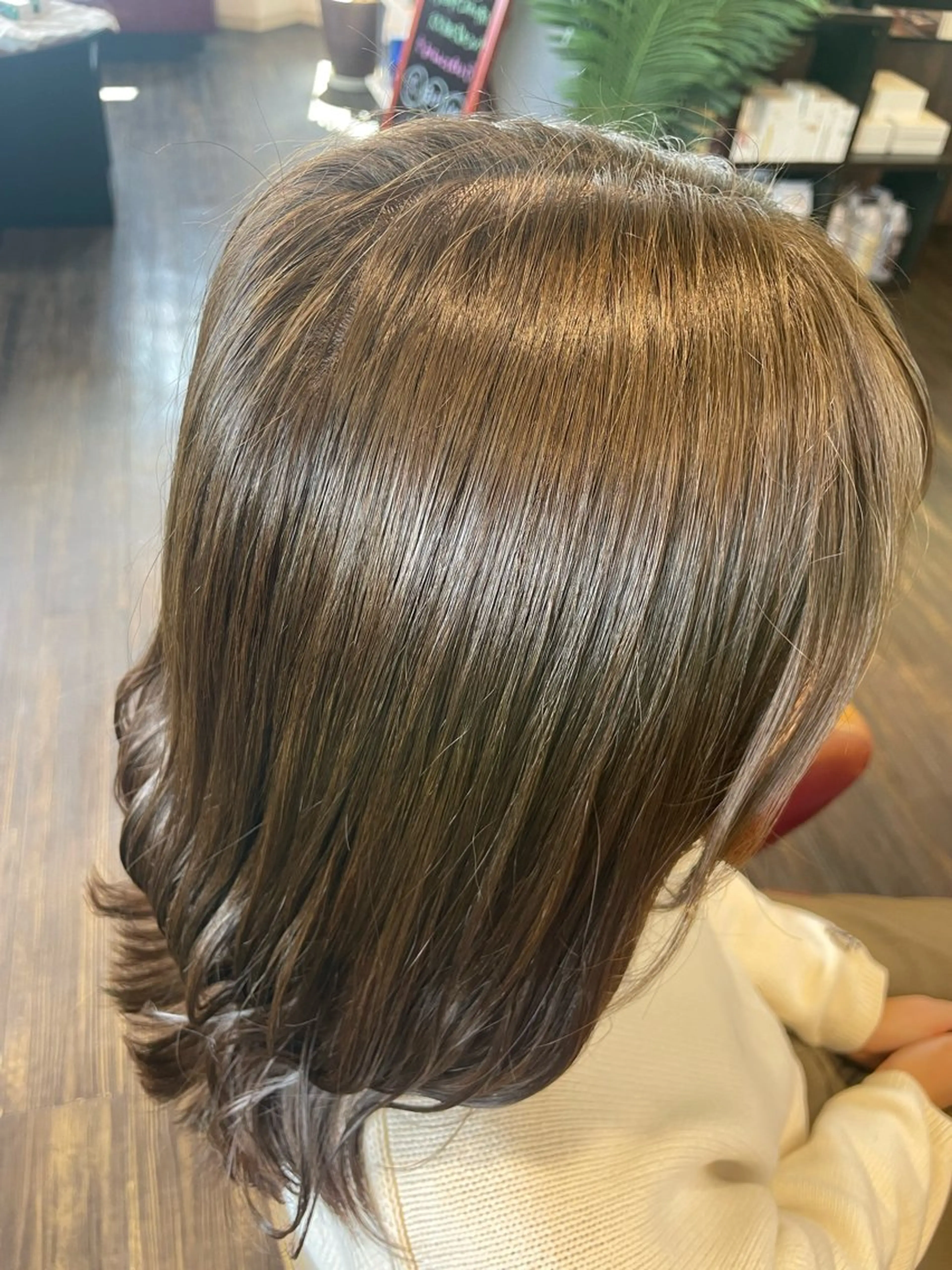 ロング カラー ベージュカラー イルミナカラー オリーブベージュ カット ヘアカラー 佐藤 綾郁のヘアスタイル