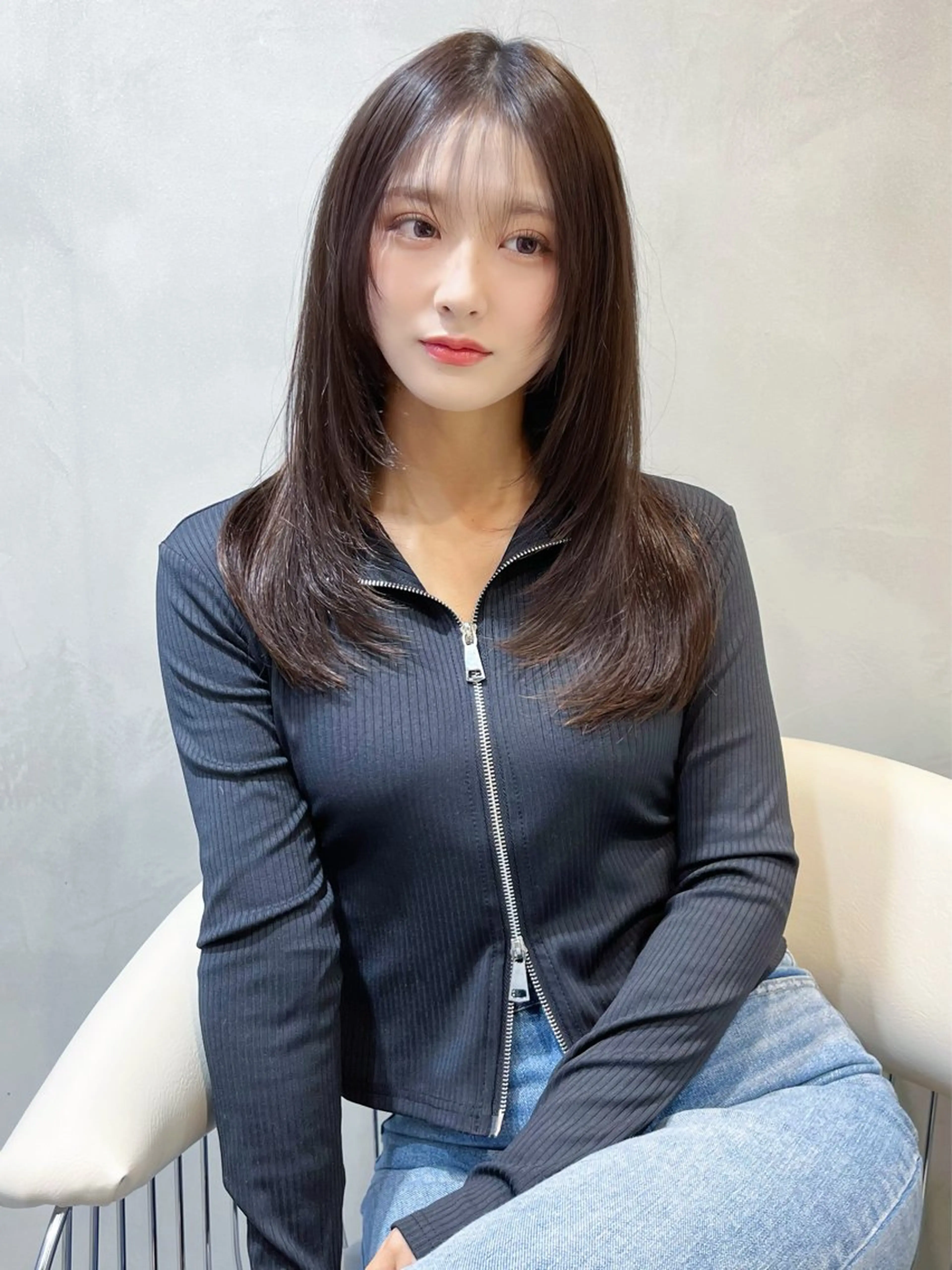 セミロング カラー グレージュ 顔周りカット 韓国風ヘア レイヤーカット シースルーバング カット ヘアカラー トリートメント 大人韓国ヘア🇰🇷 蒲生優のヘアスタイル