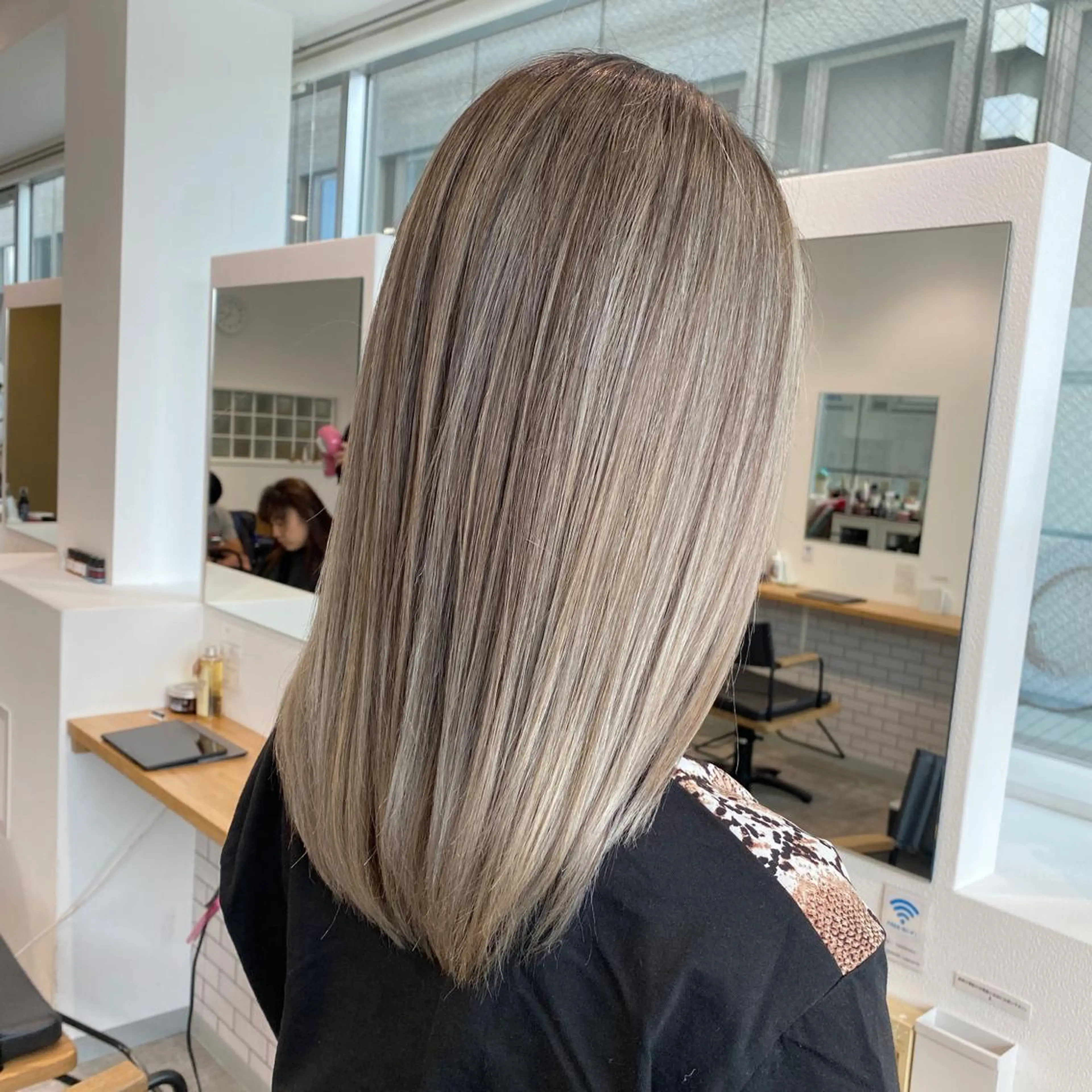 ミディアム カラー ベージュカラー ホワイトベージュ カット ヘアカラー トリートメント JILBLAN京都 ショート/ハイライトのヘアスタイル