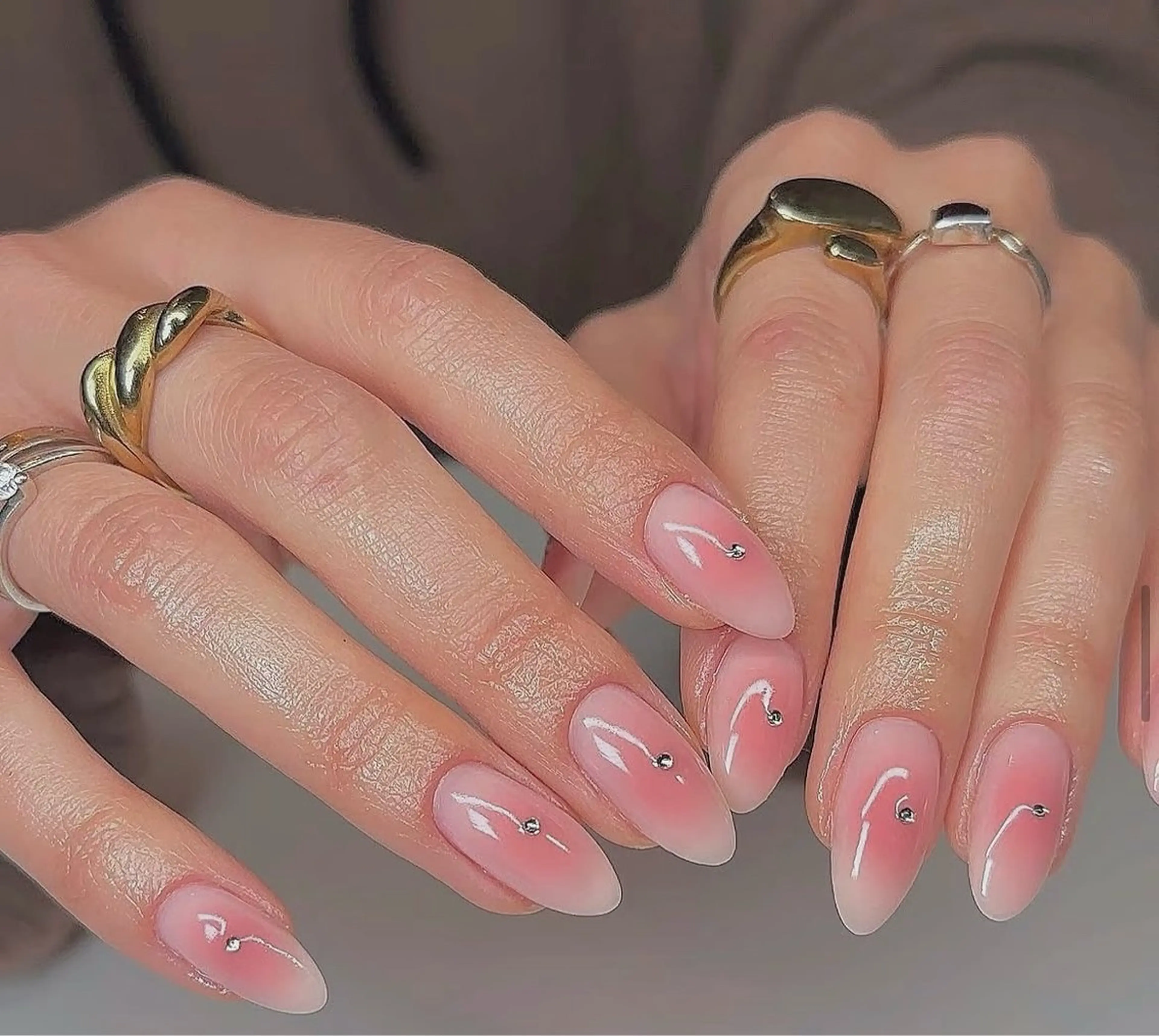 ＜人気メニュー＞チークネイル＋ストーン・パール・シールつけ放題（ 初回オフは無料、長さ出しオフ別途料金)の写真