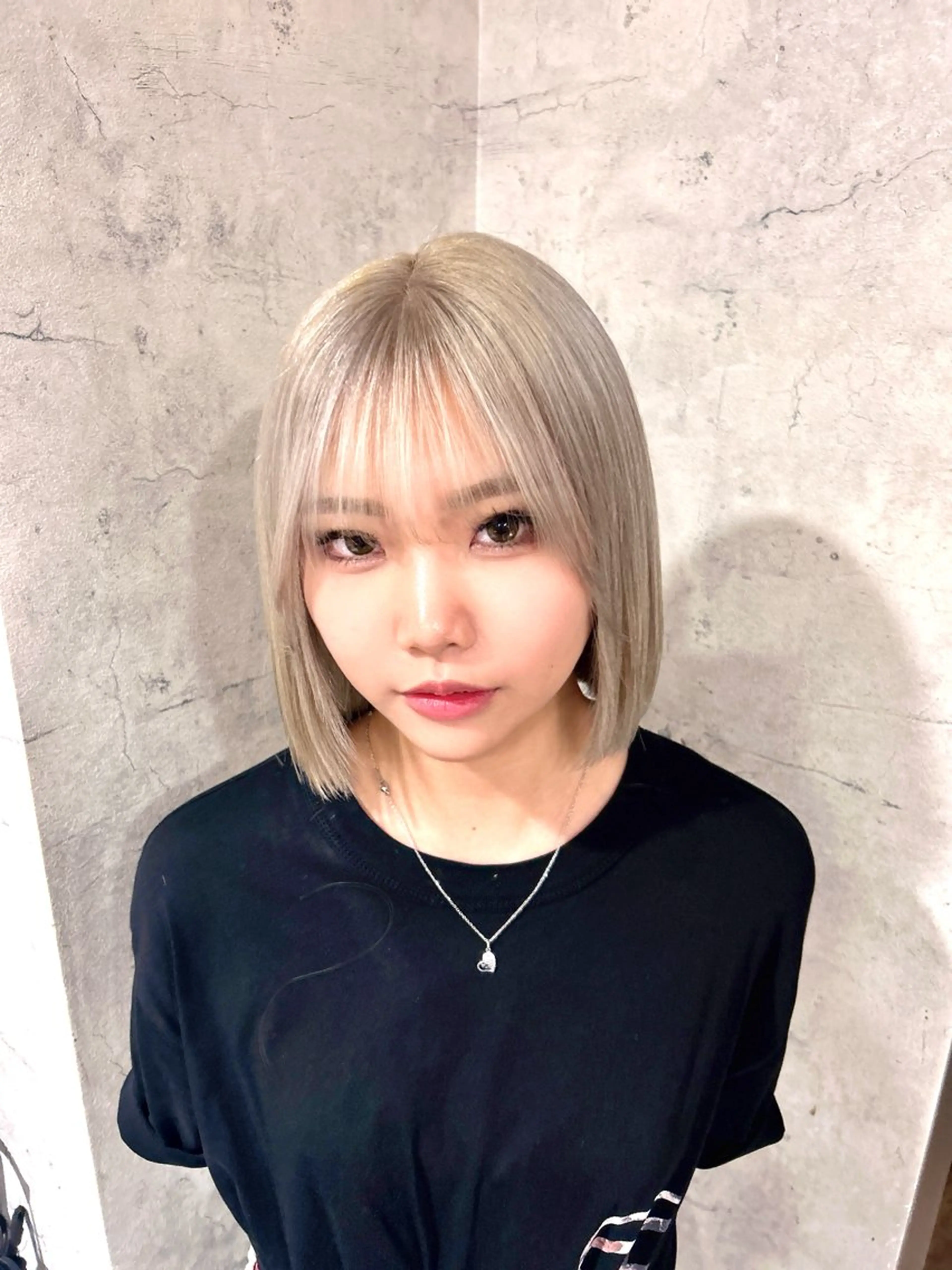 ミディアム カラー カット ヘアカラー ハイトーン🇰🇷 19歳美容師アリルのヘアスタイル