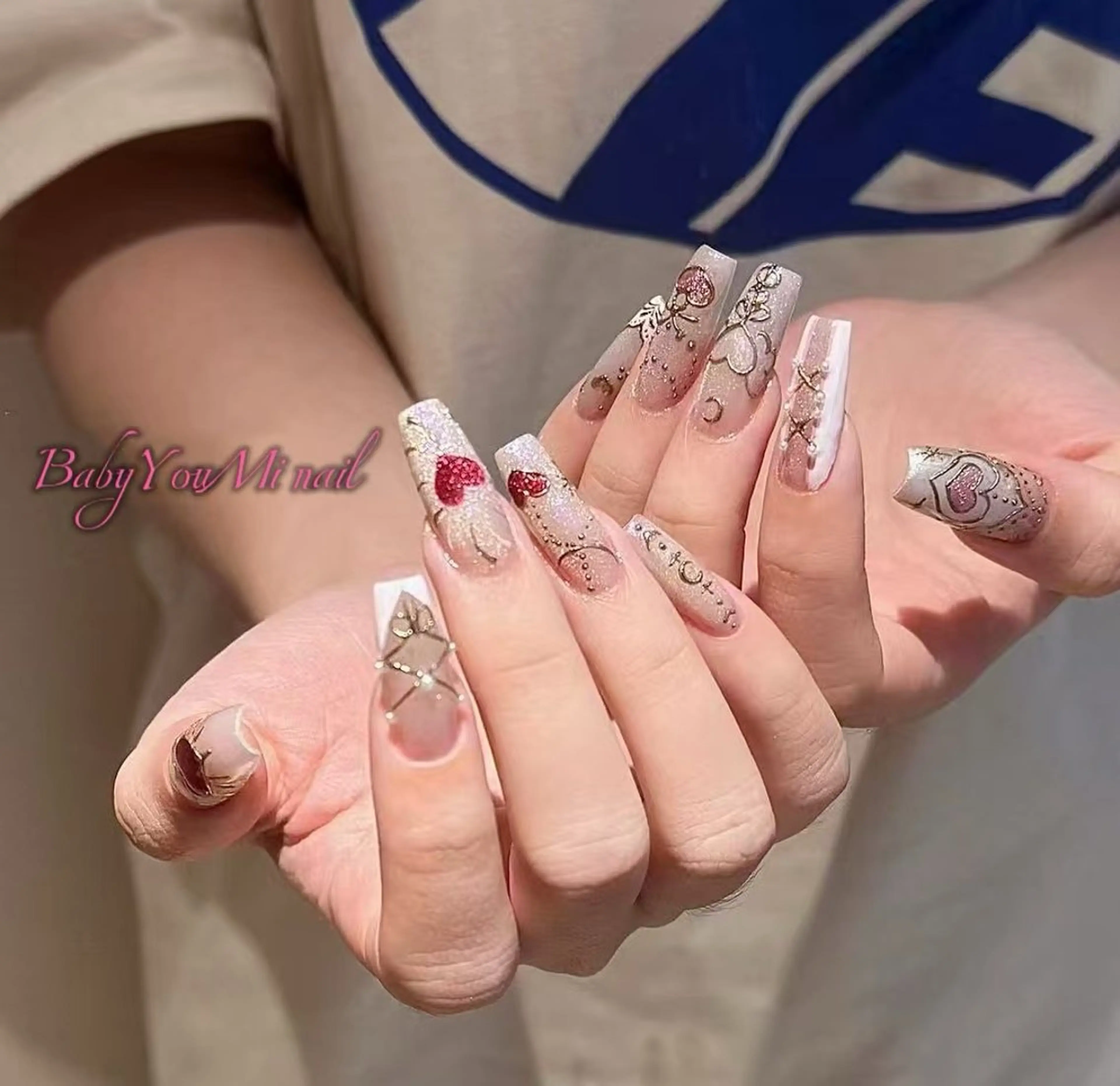 ネイル オーロラネイル フラワーネイル フットネイル フレンチネイル ジェルネイル ハンドネイル BabyYouMi nailのネイルデザイン