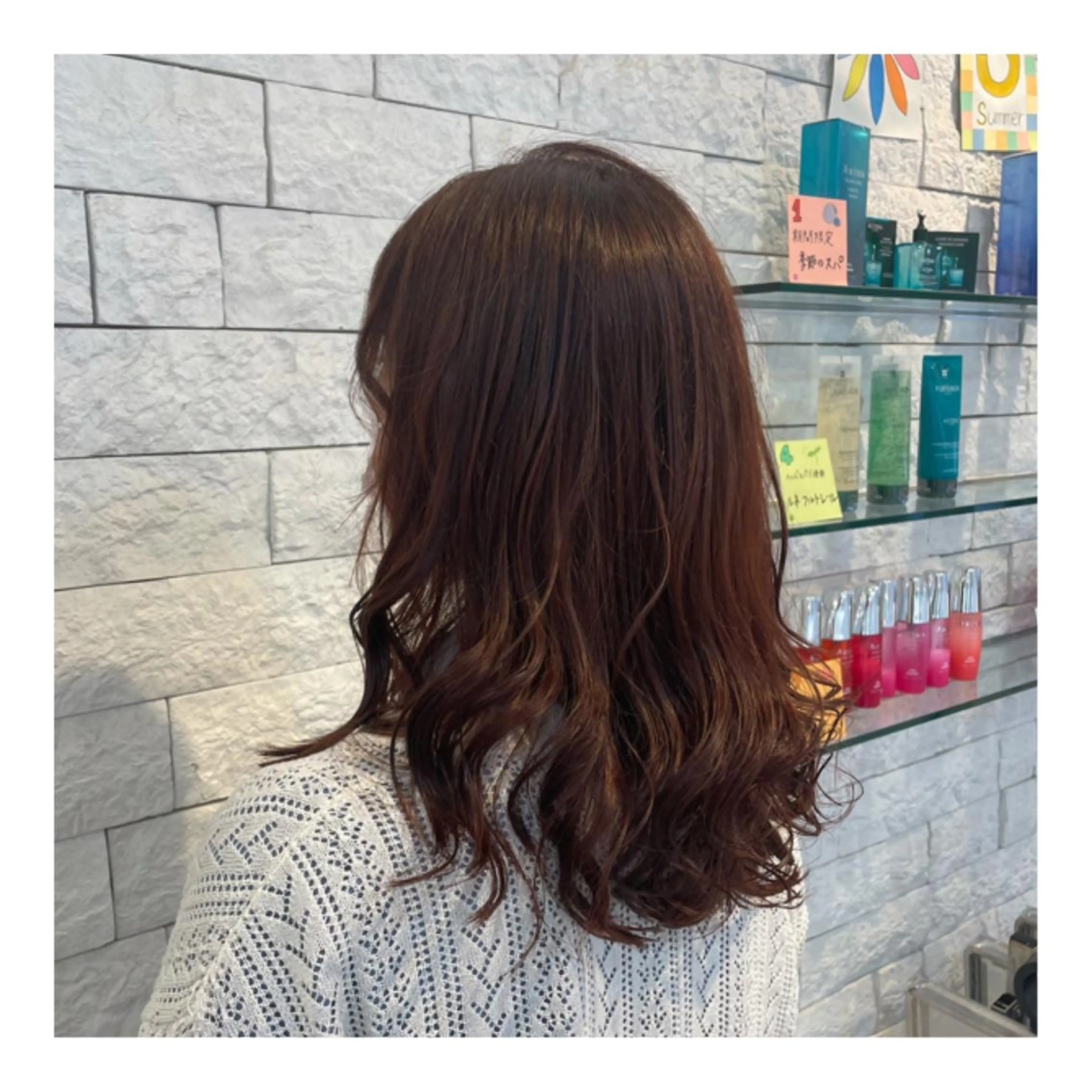 セミロング カラー BiBi 藪 菜月のヘアスタイル