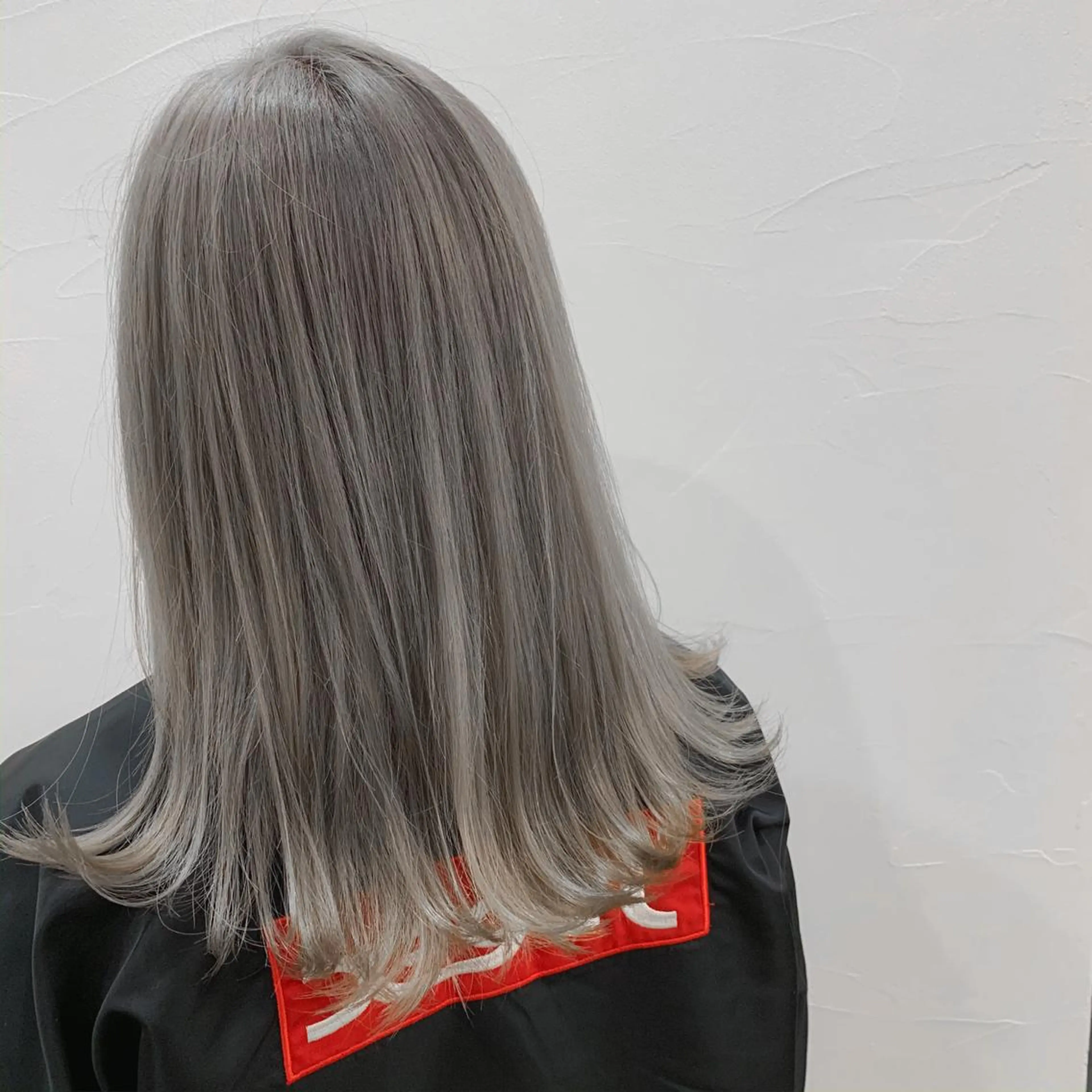 ミディアム カラー アディクシーカラー アクアカラー アッシュ バレイヤージュ ベージュカラー ヘアカラー トリートメント Lome'所属・✨ブリーチマスター✨ オクヤマヨウスケのヘアスタイル