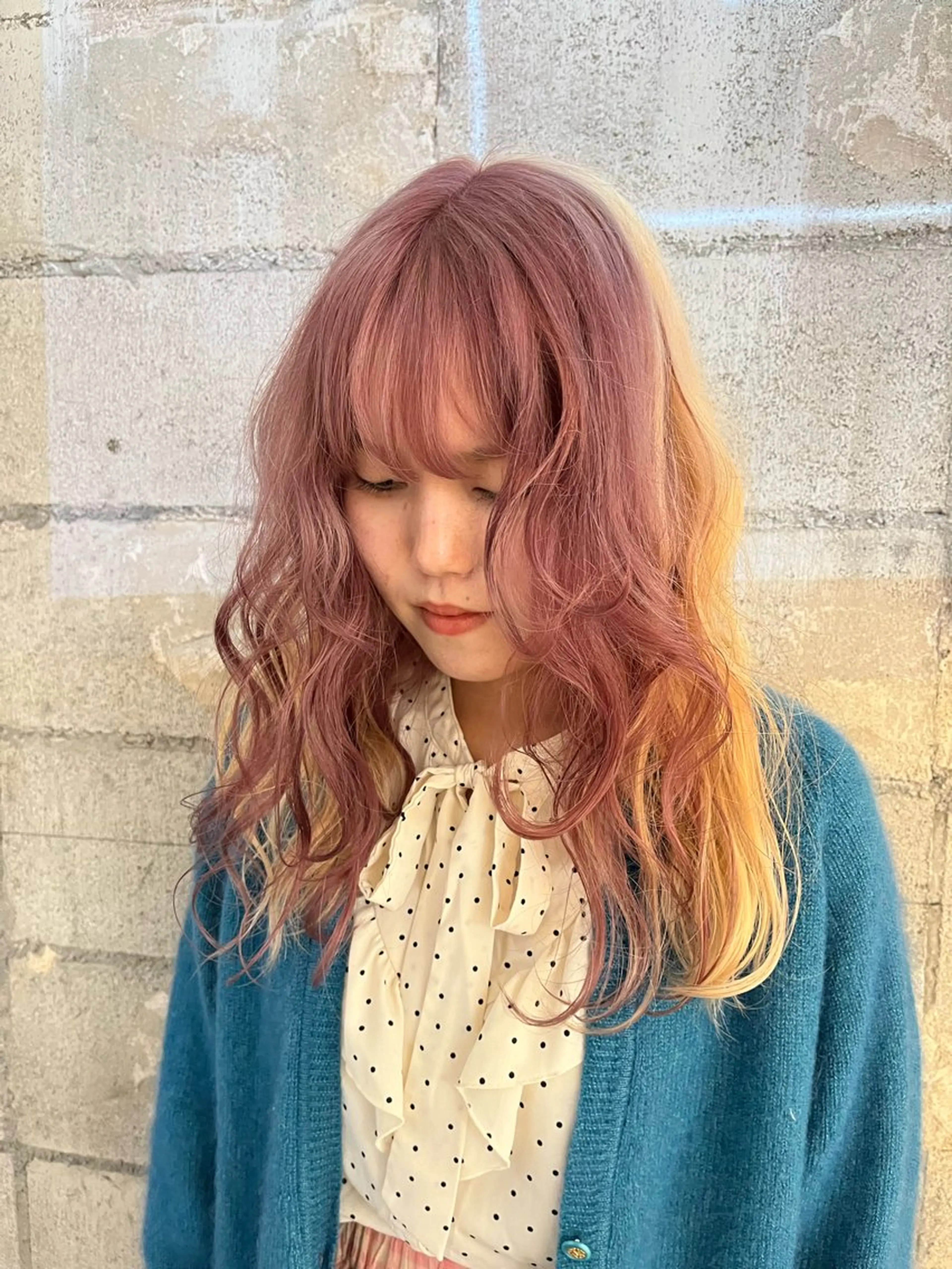 カラー Haco＋所属・ウルフ/レイヤー Miinaのヘアスタイル