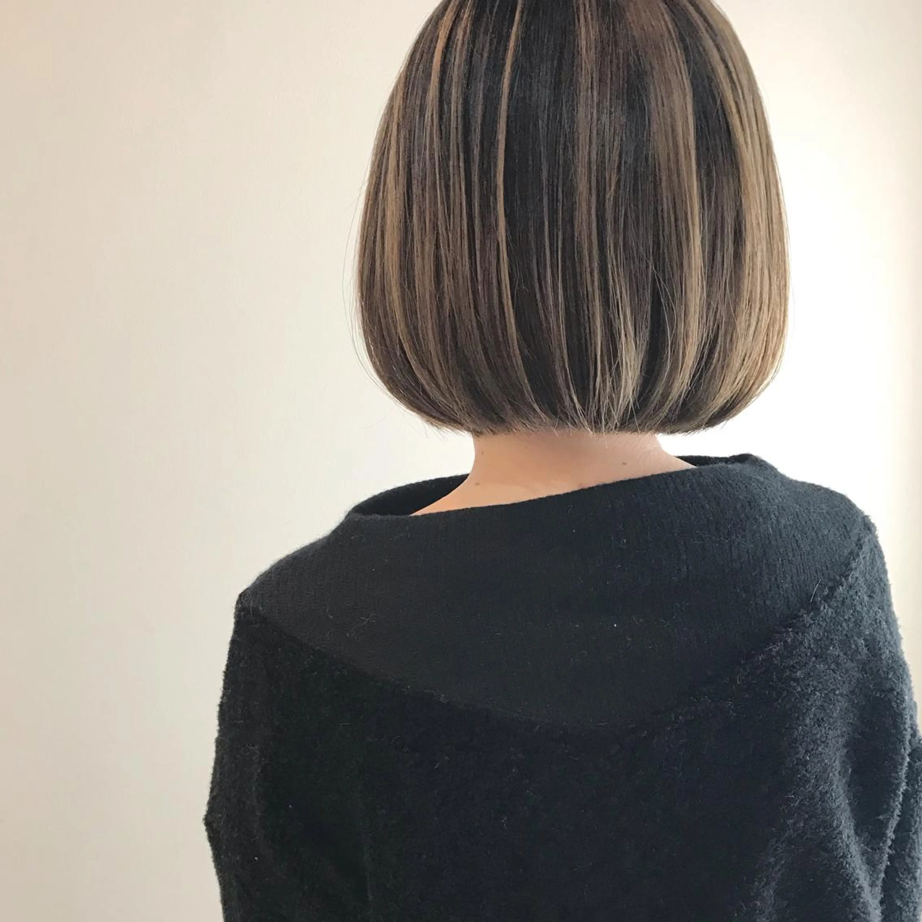 ショート カラー ヘアアレンジ ベージュカラー ブリーチ グラデーションカラー ハイライトカラー 外国人風カラー Mariana/ 鶴原-ハイライトのヘアスタイル