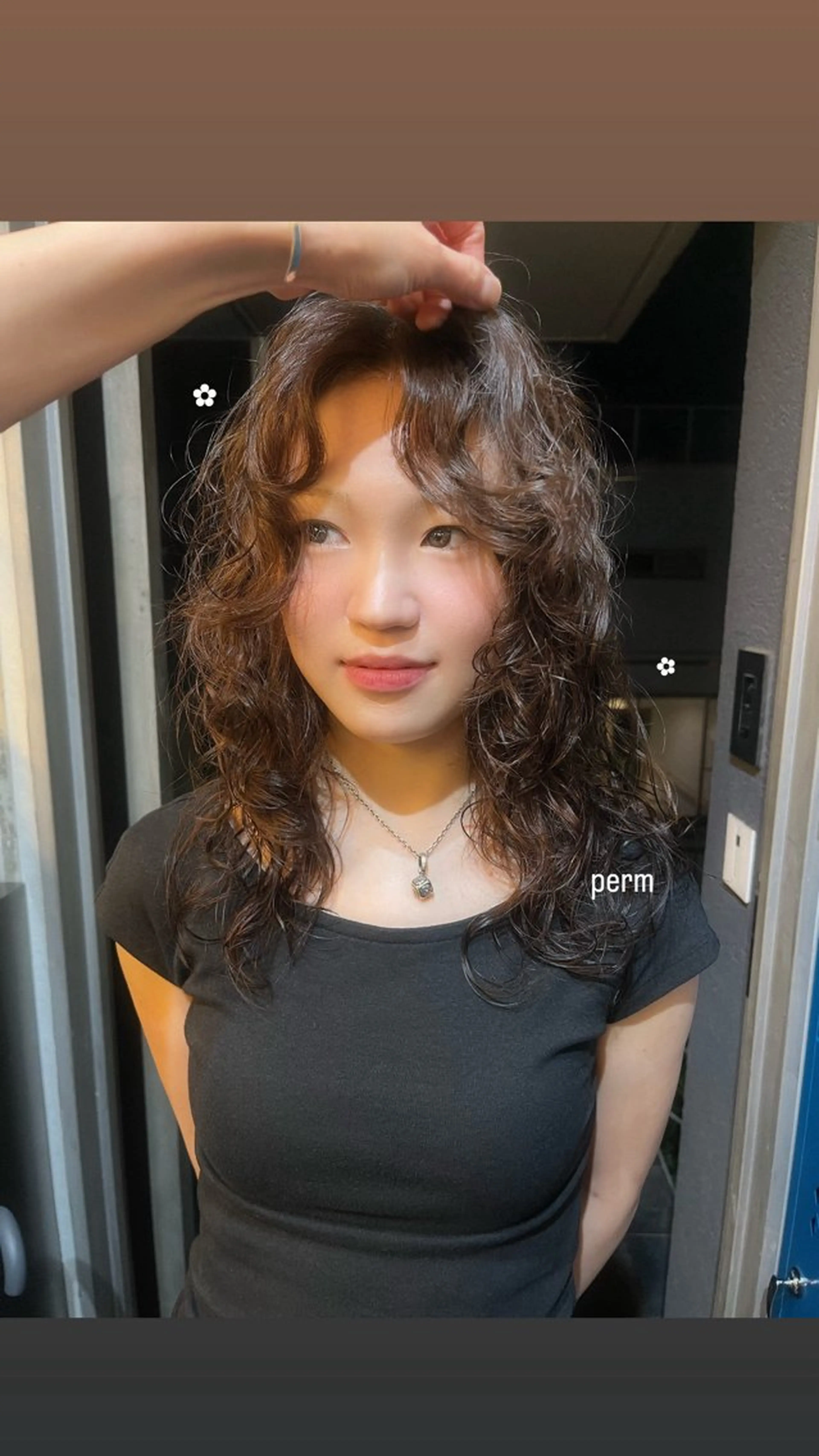 ミディアム パーマ ミディアムパーマ レイヤーカット レイヤーカット/ハイ トーンカラー/きらのヘアスタイル