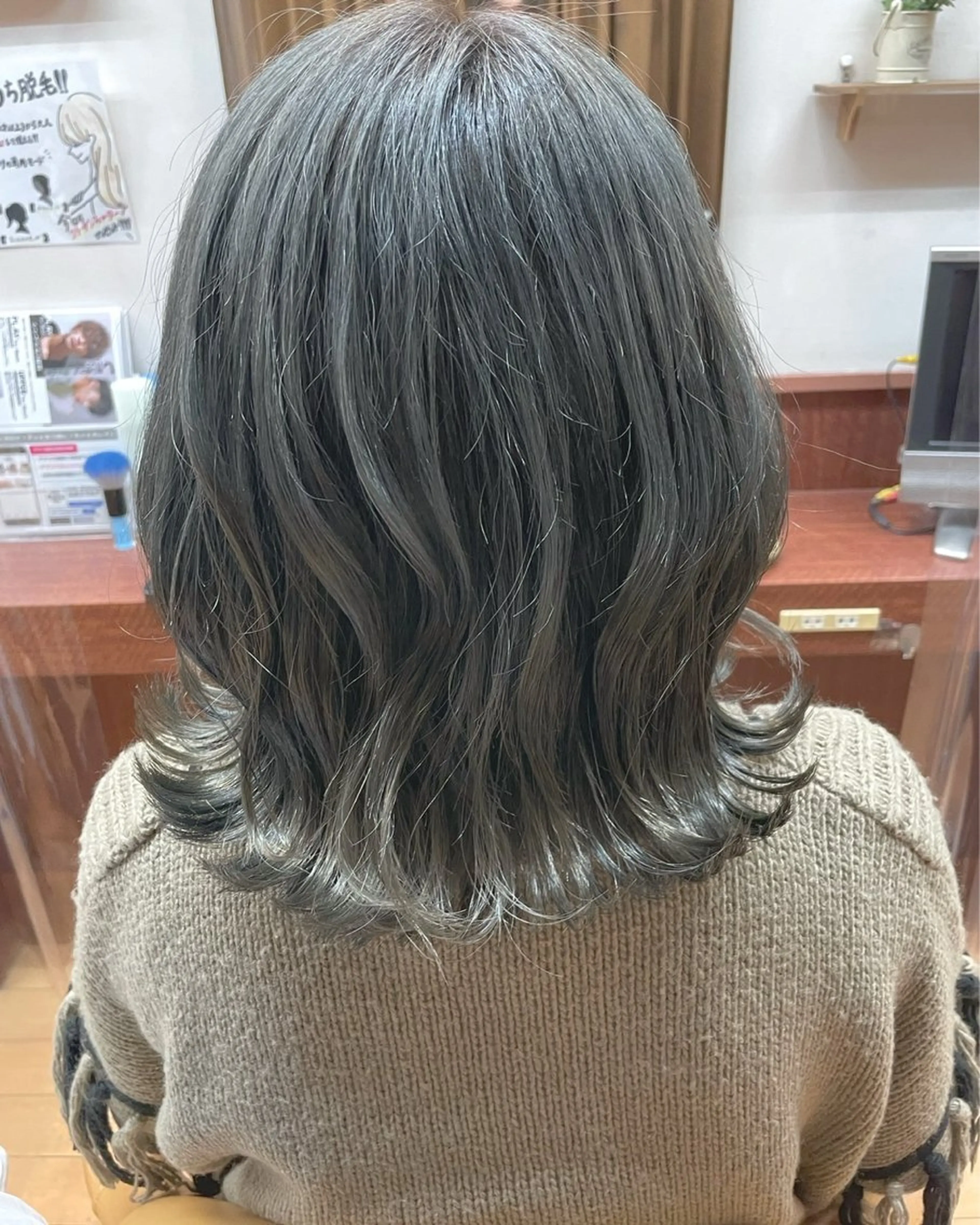 ミディアム カラー 🌈派手ハイトーン 🌈平山のヘアスタイル