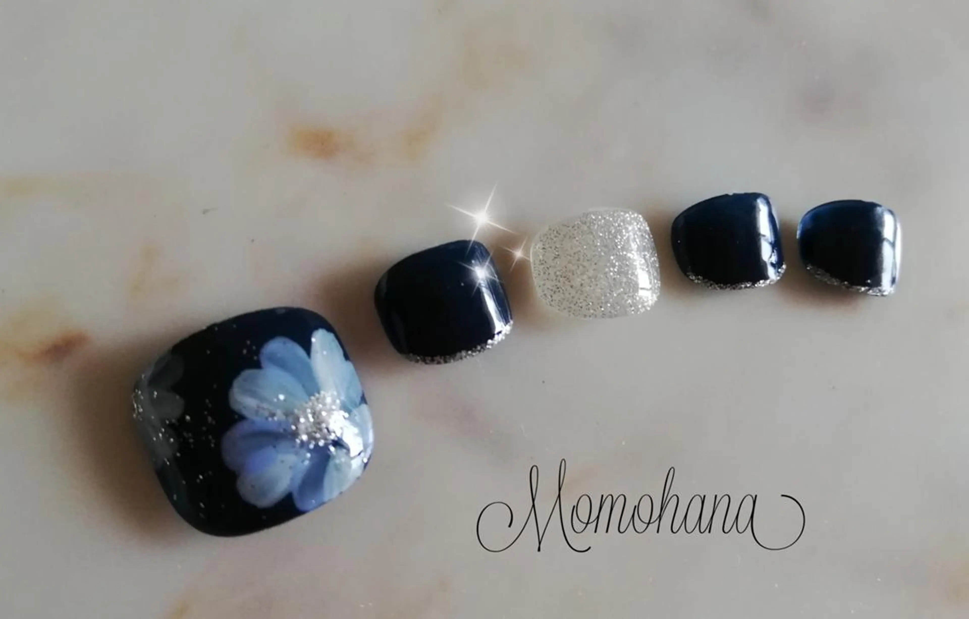 ネイル フットネイル momohana  のネイルデザイン