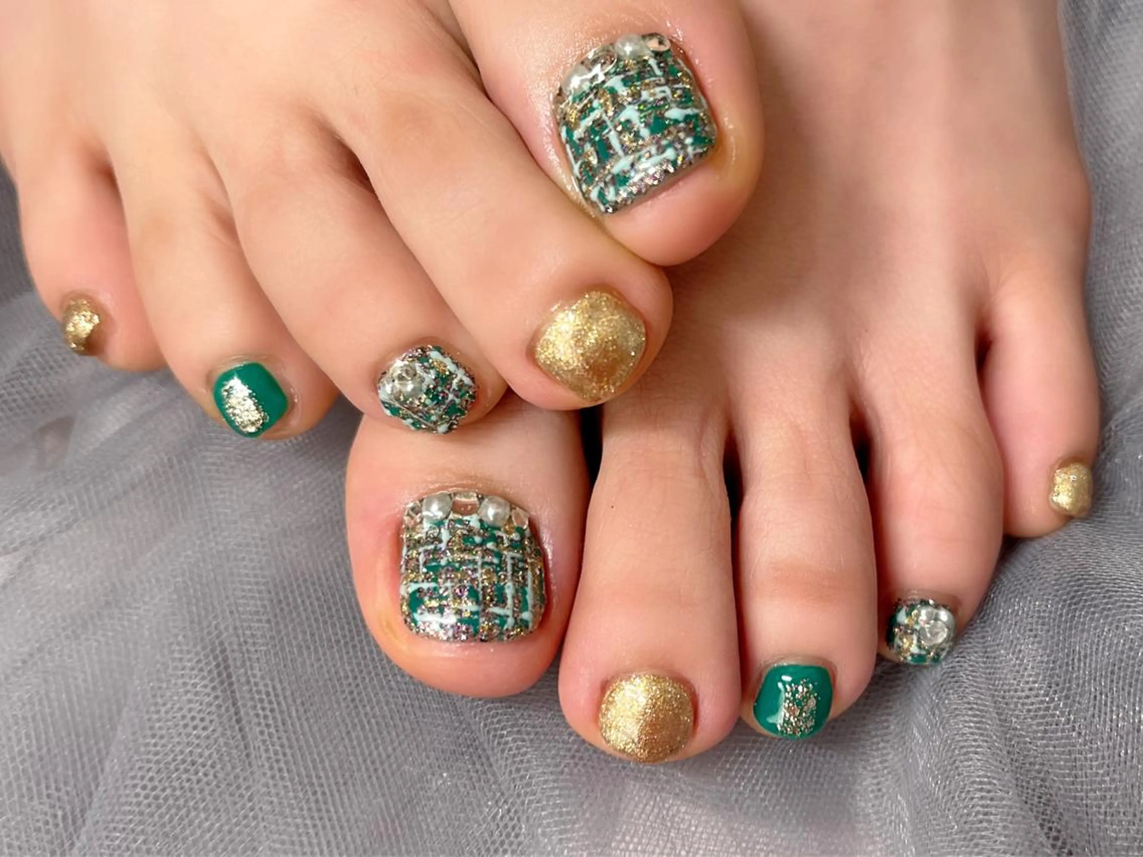 ネイル グリーン ツイードネイル フットネイル KURELLY所属・Nail Salon KURELLYのネイルデザイン
