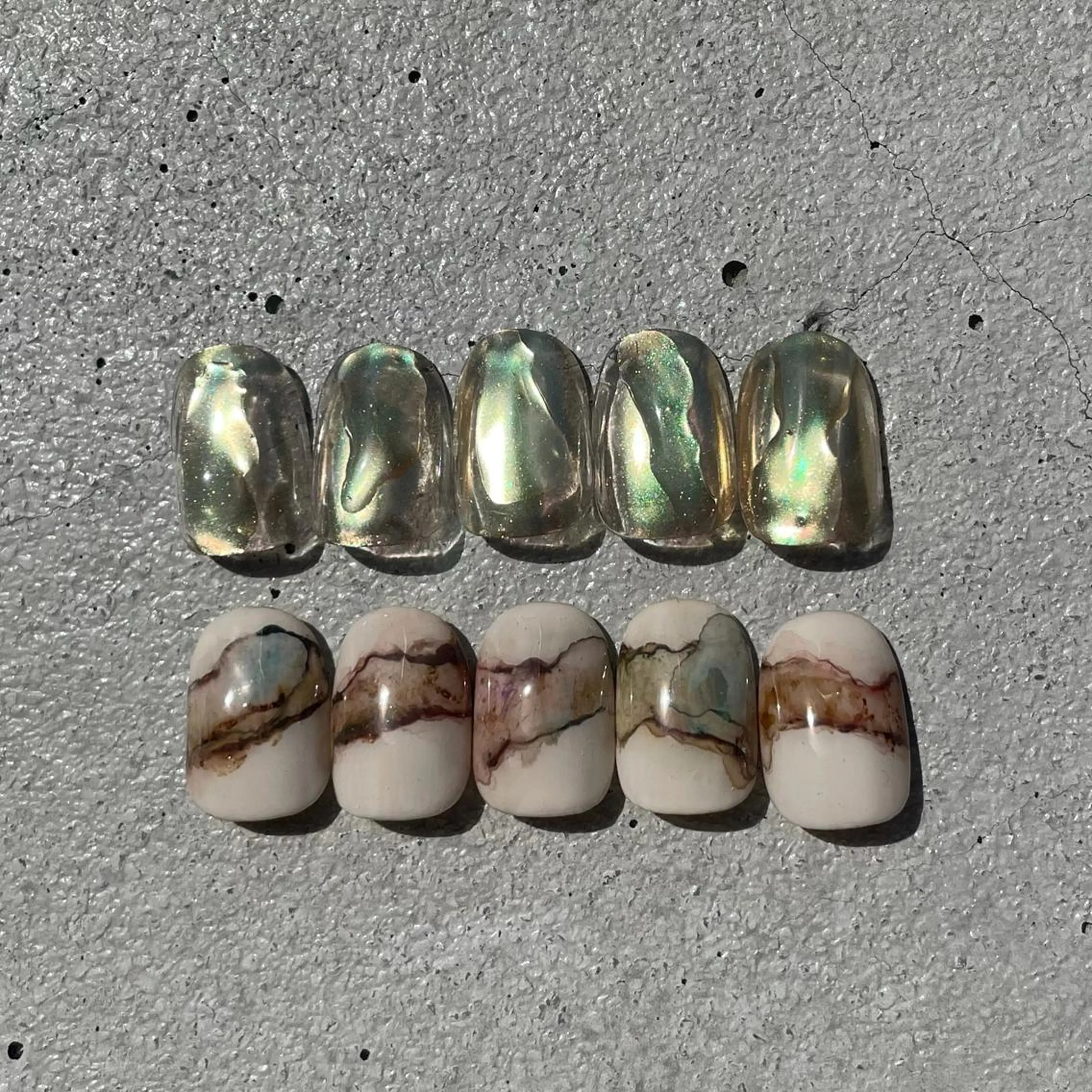 ネイル カジュアル ミラーネイル ニュアンスネイル ぷっくりネイル ハンドネイル ハンドケア lyly.nail所属・lylynail YUUKAのネイルデザイン