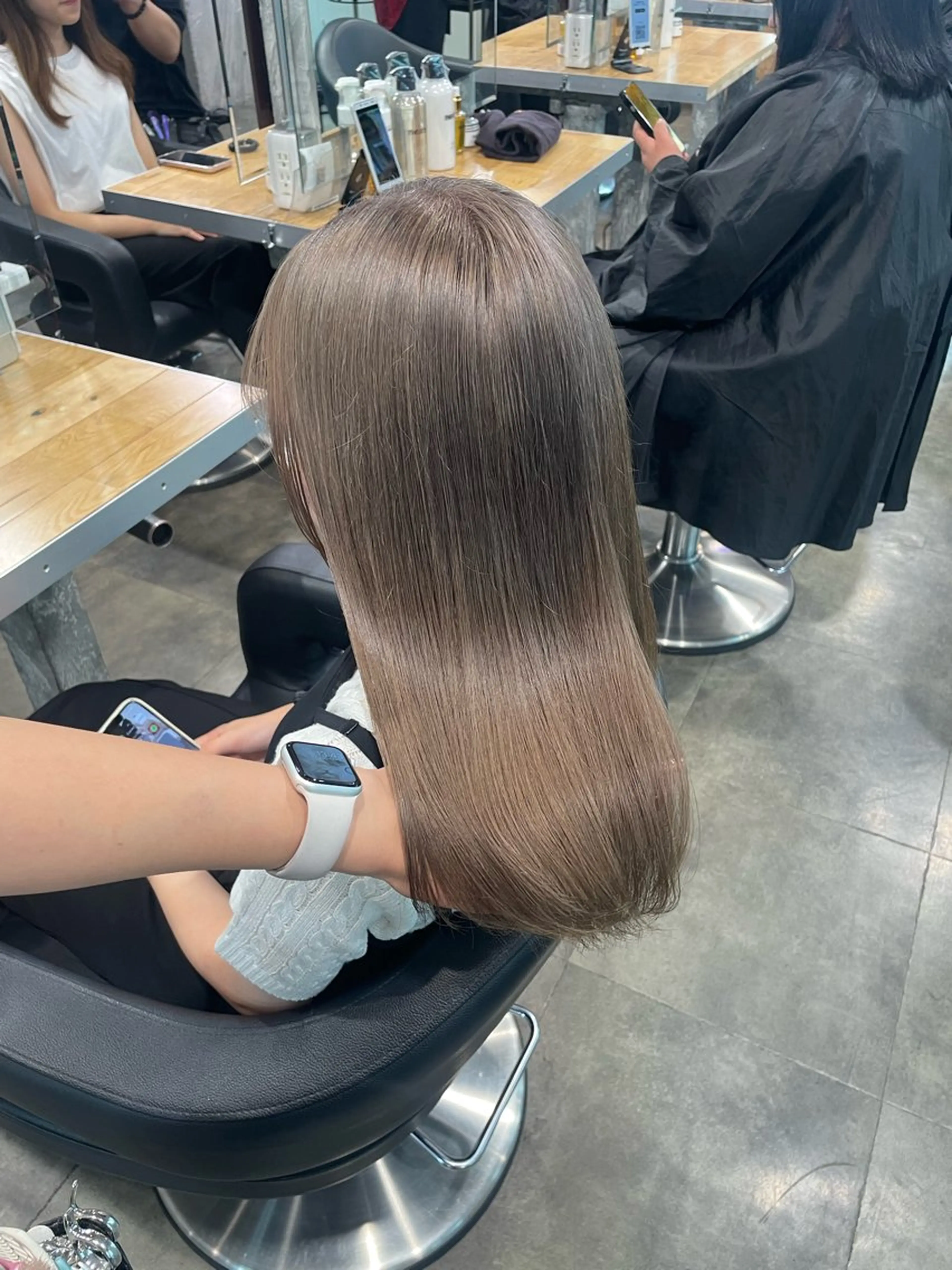 セミロング カラー ヘアカラー ハイトーンブロンド 横浜💞ミオのヘアスタイル