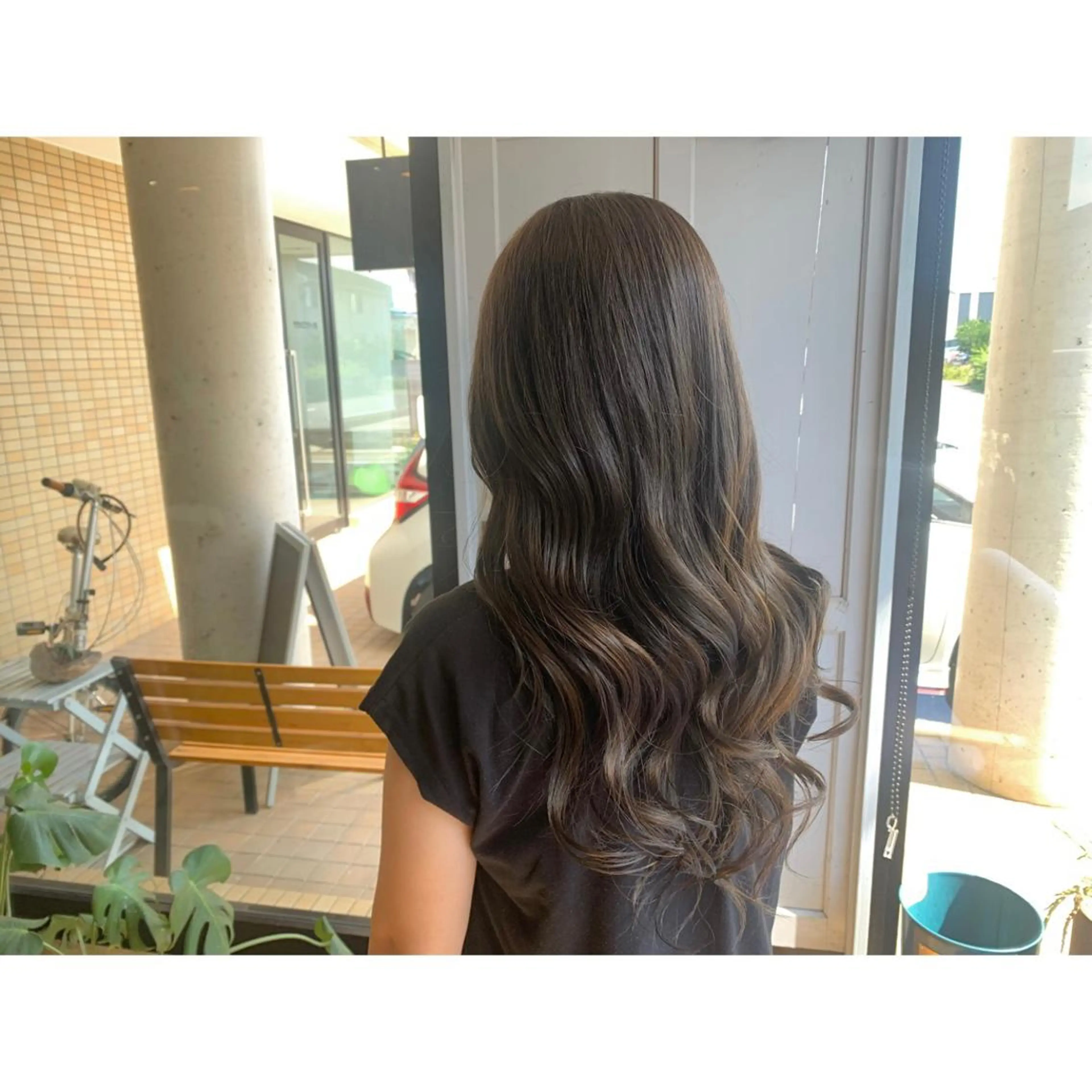 ロング カラー グレージュ ヘアカラー トリートメント ツキダテ ユイのヘアスタイル