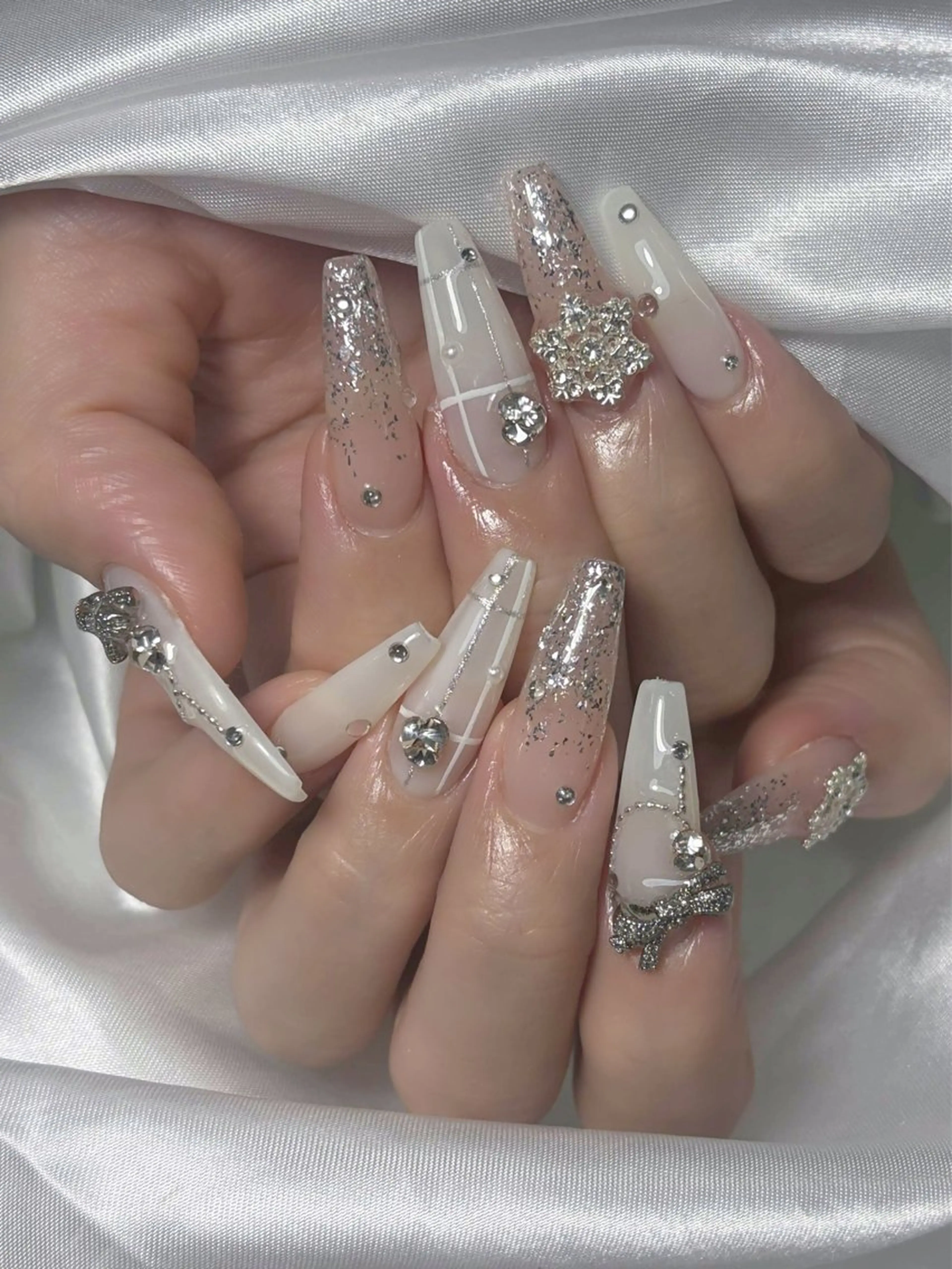 ネイル ハンドネイル LEELA NAIL STUDIO所属・LEELA NAIL STUDIOのネイルデザイン