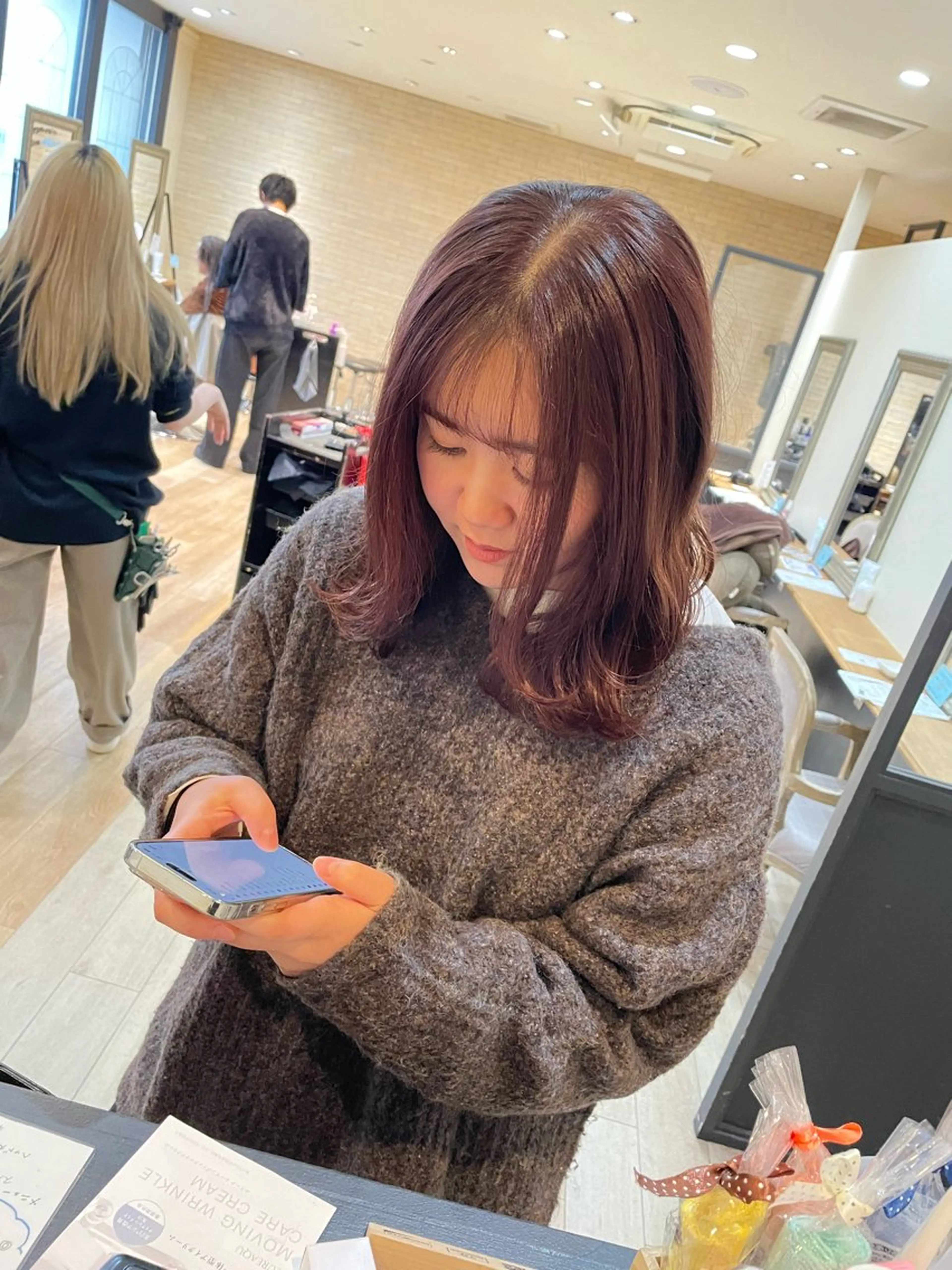 セミロング ピンクブラウン 亀川蓮 Agu hairのヘアスタイル