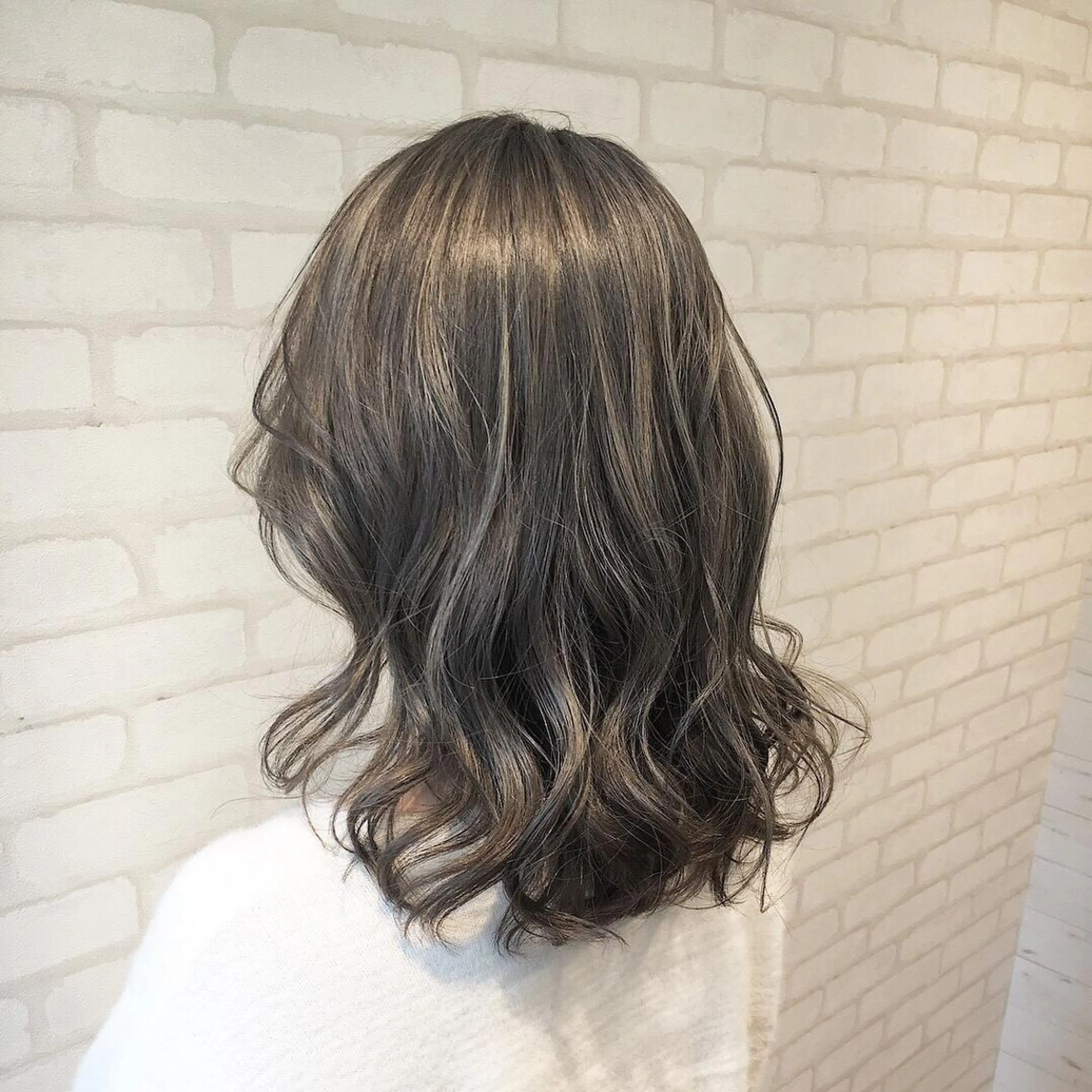 ミディアム ミヤザキ タクトのヘアスタイル