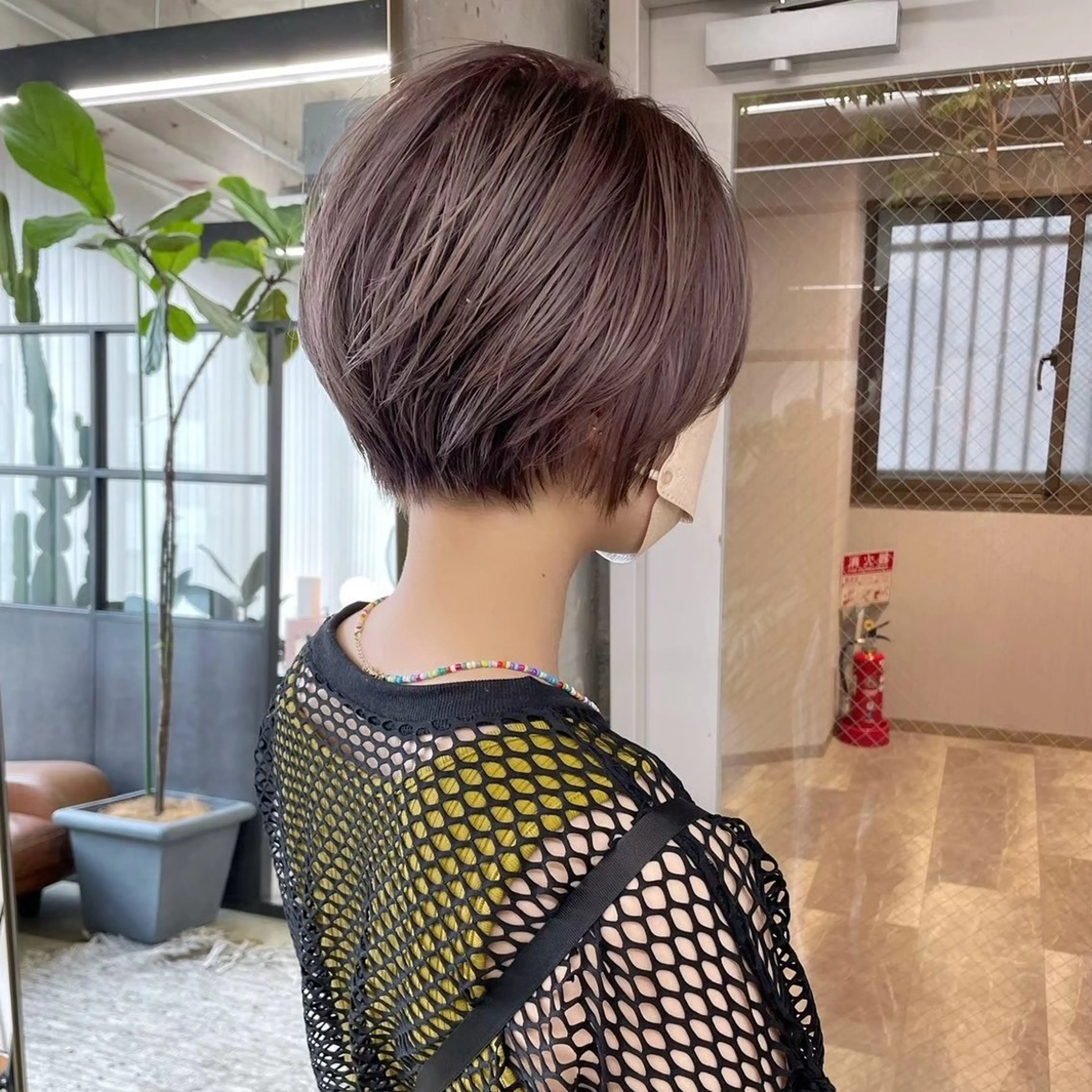 ショート 大本 ブリーチ/ストレートのヘアスタイル