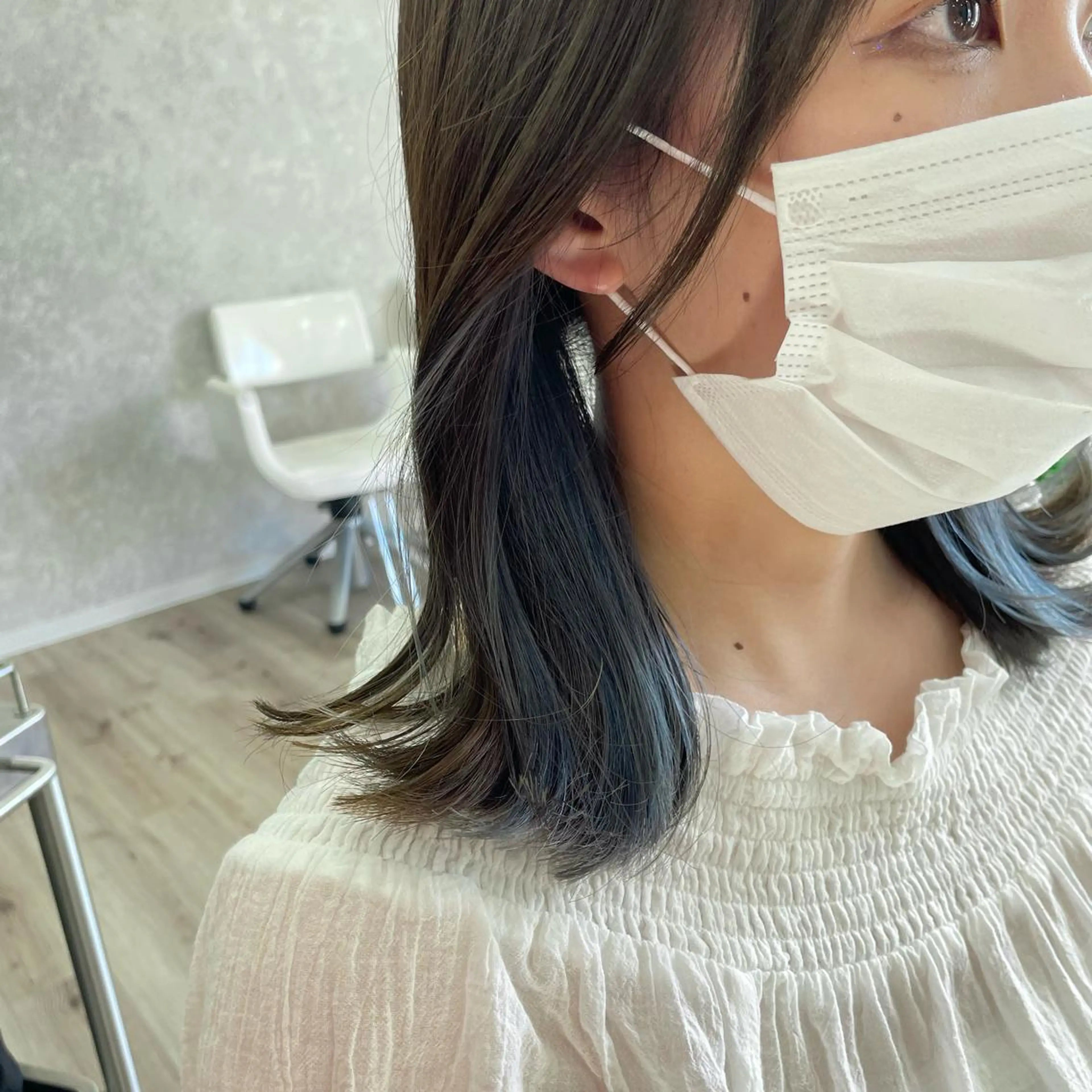 セミロング カラー ブリーチ ブルーカラー イヤリングカラー たなか りなのヘアスタイル