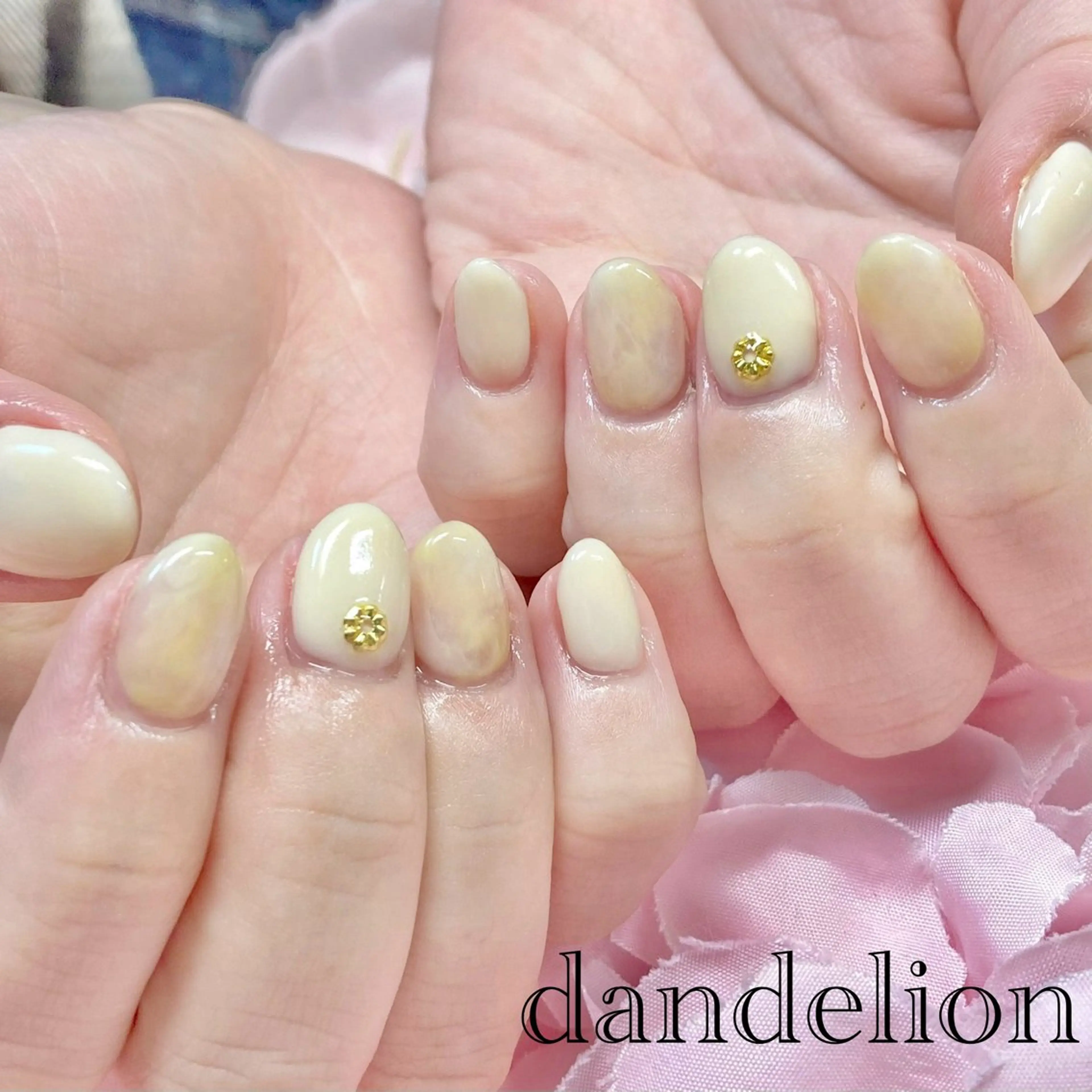 ネイル ハンドネイル ハンドケア dandelion ダンデライオンのネイルデザイン