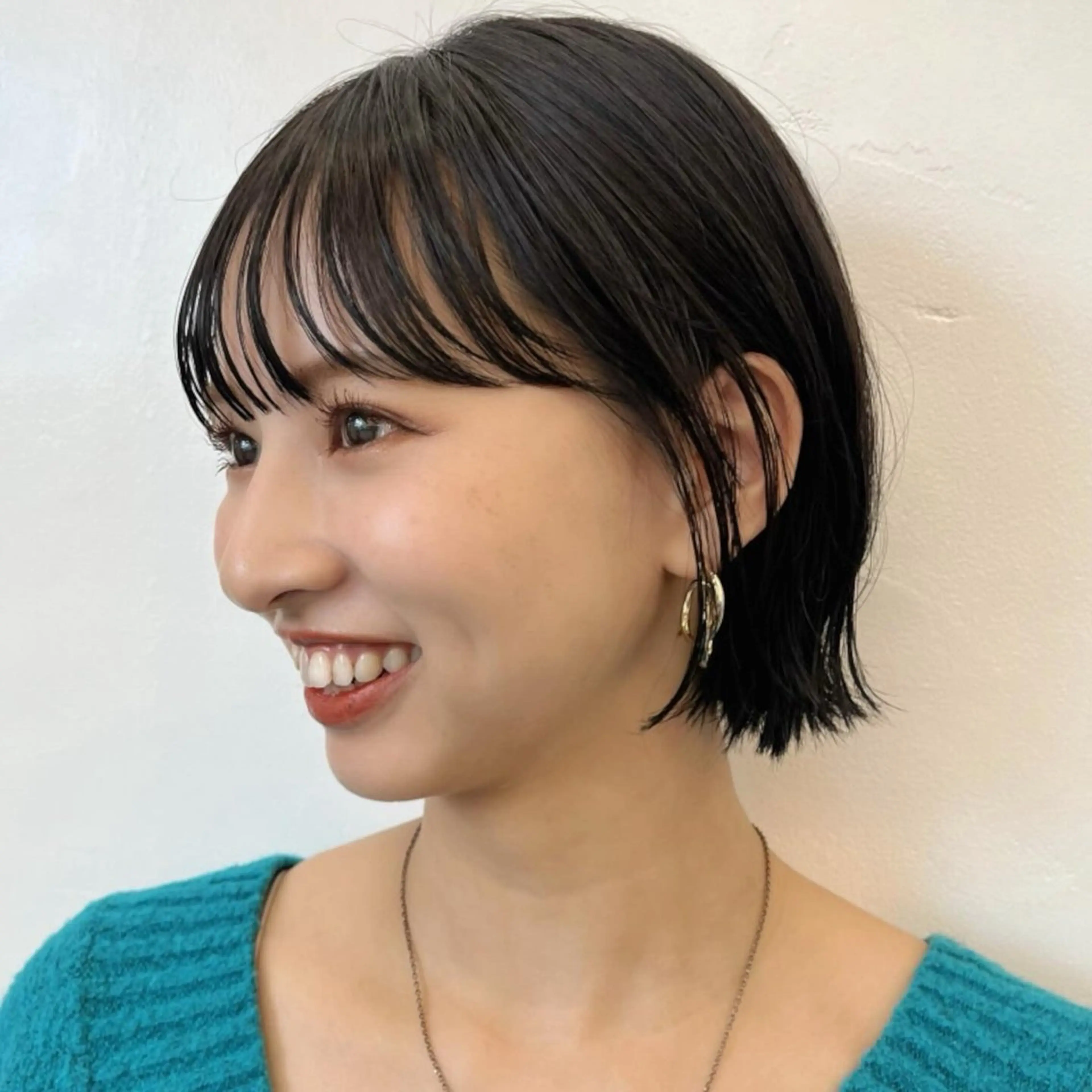 ショート カラー ヘアアレンジ 黒髪 ブルーカラー ブルーブラック 透明感カラー カット ヘアカラー トリートメント 🌱ボブ/レイヤー/ ベージュ/あやみ✨のヘアスタイル