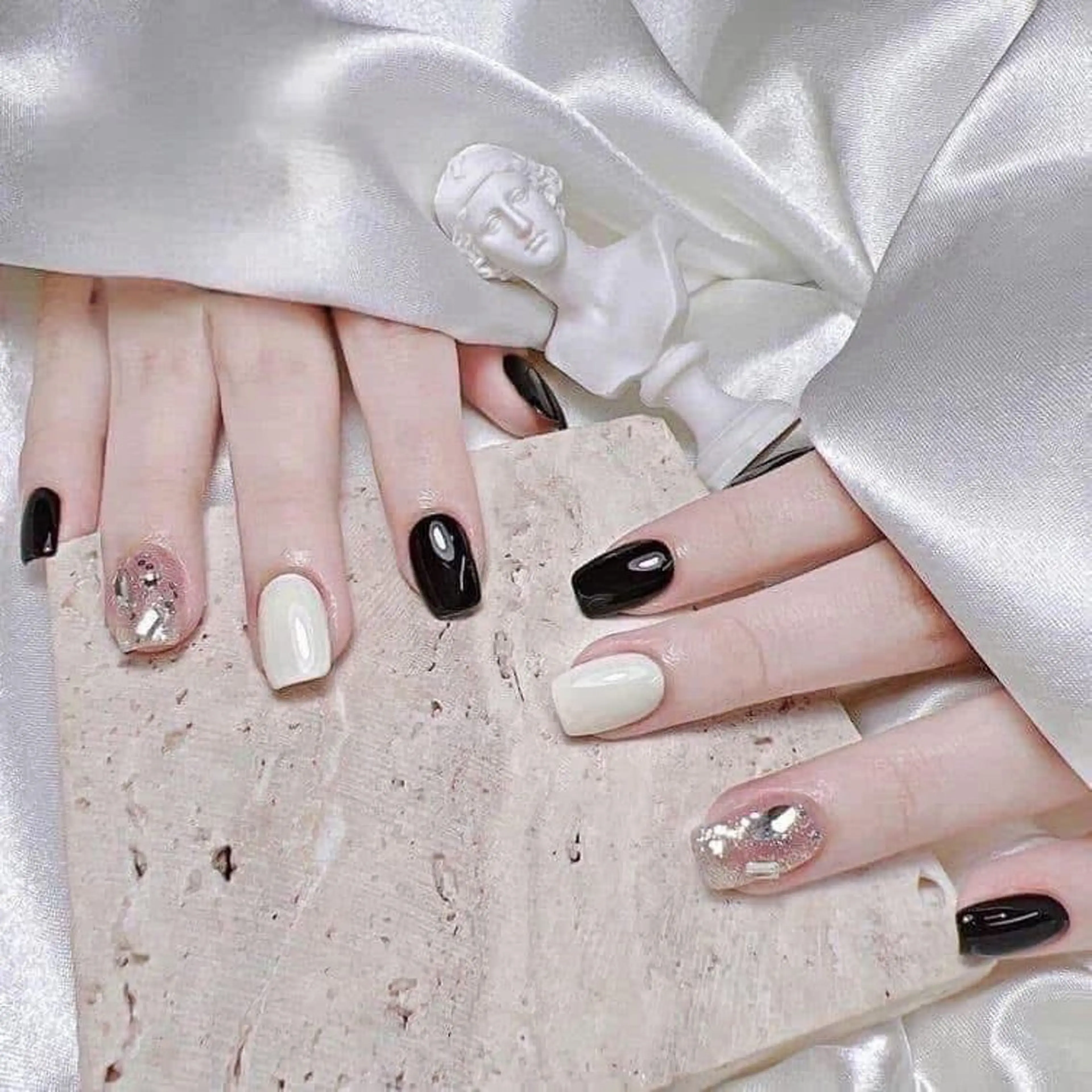 ネイル ストーンネイル ハンドネイル Aimee Nail Studioのネイルデザイン