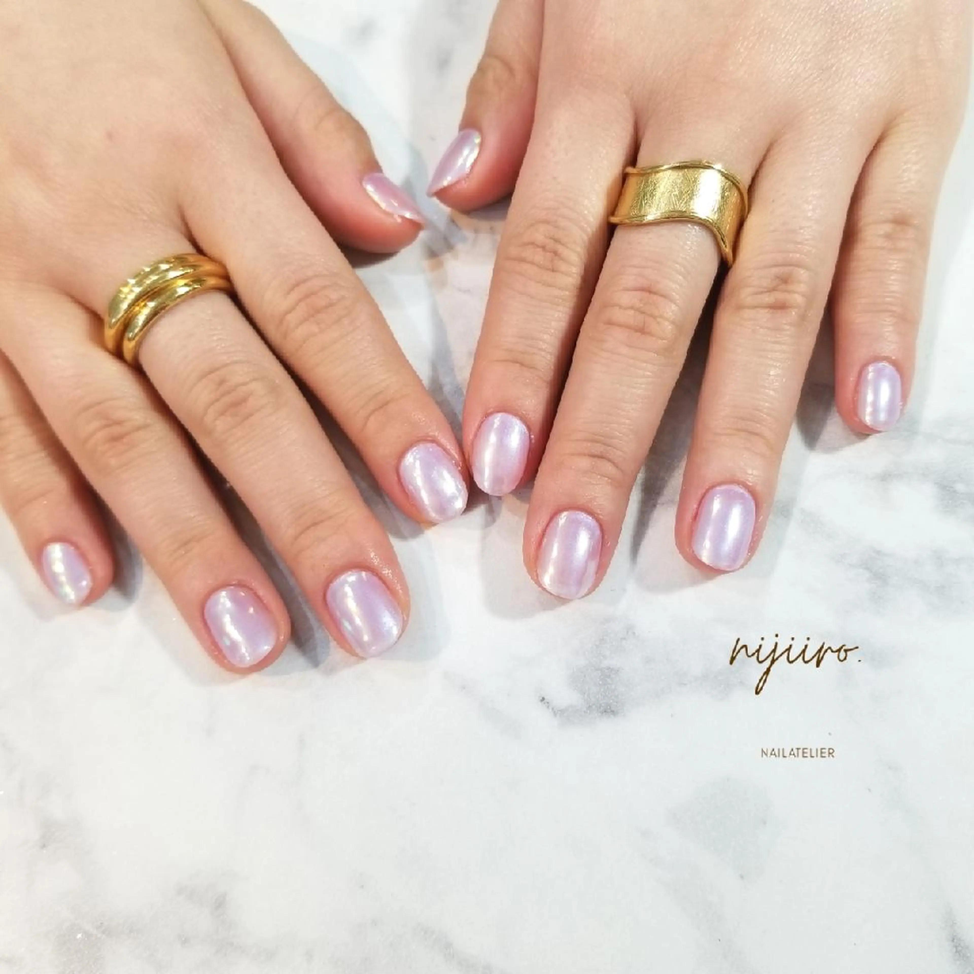 ネイル オーロラネイル ミラーネイル ハンドネイル nailatelier nijiiro.所属・nijiiro🌈 サトウのネイルデザイン