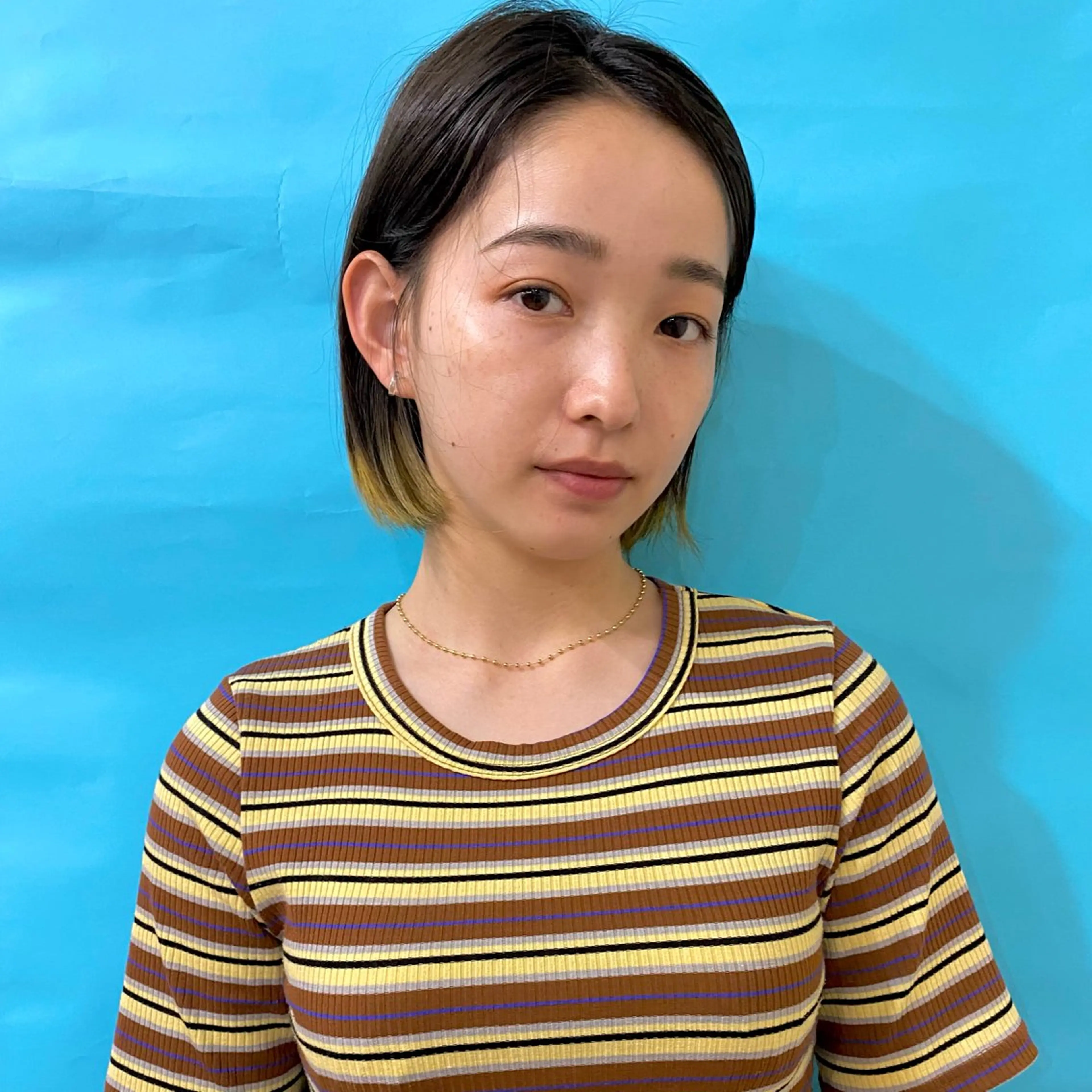 ショート カラー Lilu しずくのヘアスタイル