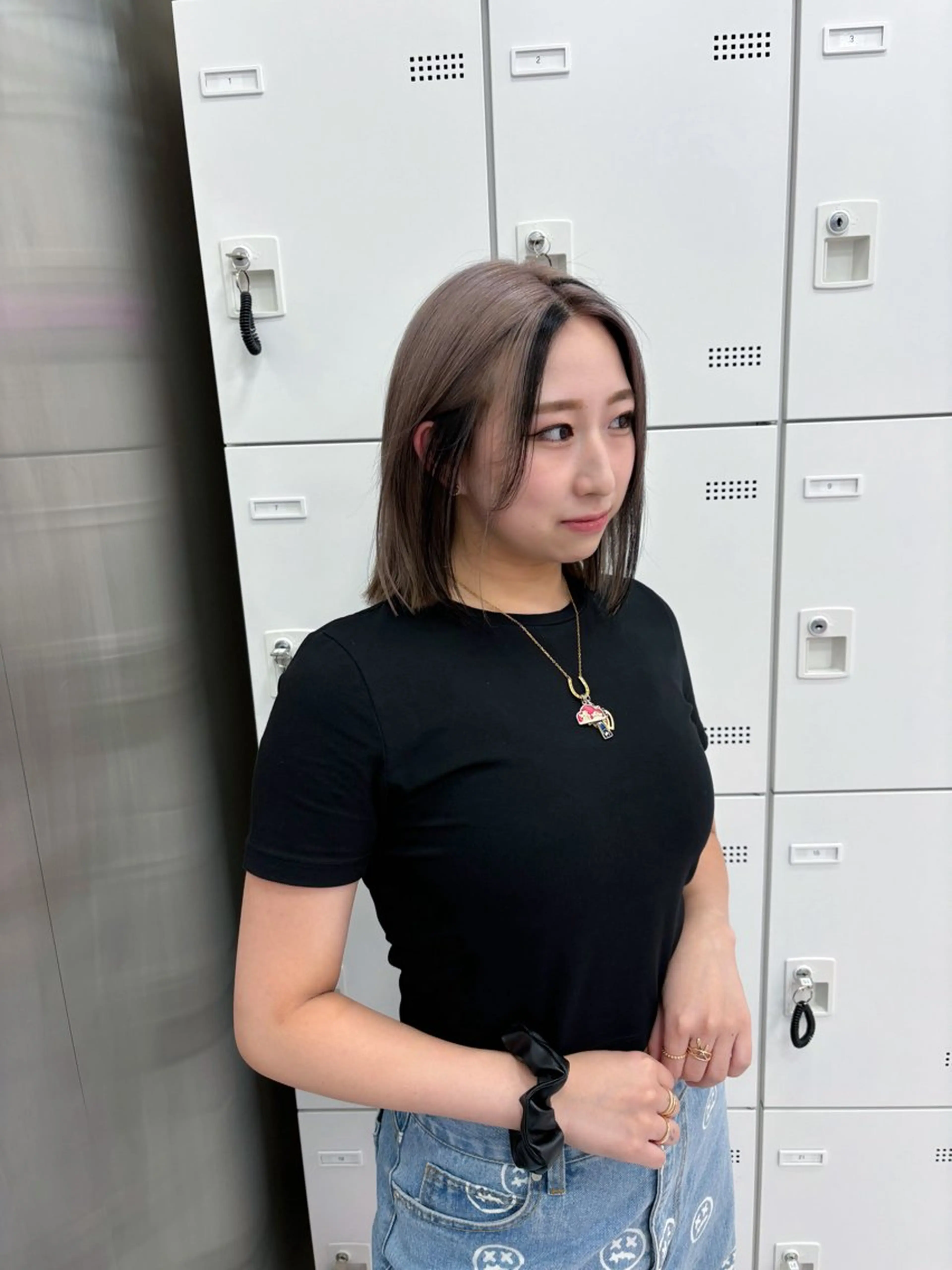 ミディアム カラー ヘアカラー トリートメント ヘッドスパ ヘアセット 韓国レイヤー ハッシュカットのヘアスタイル