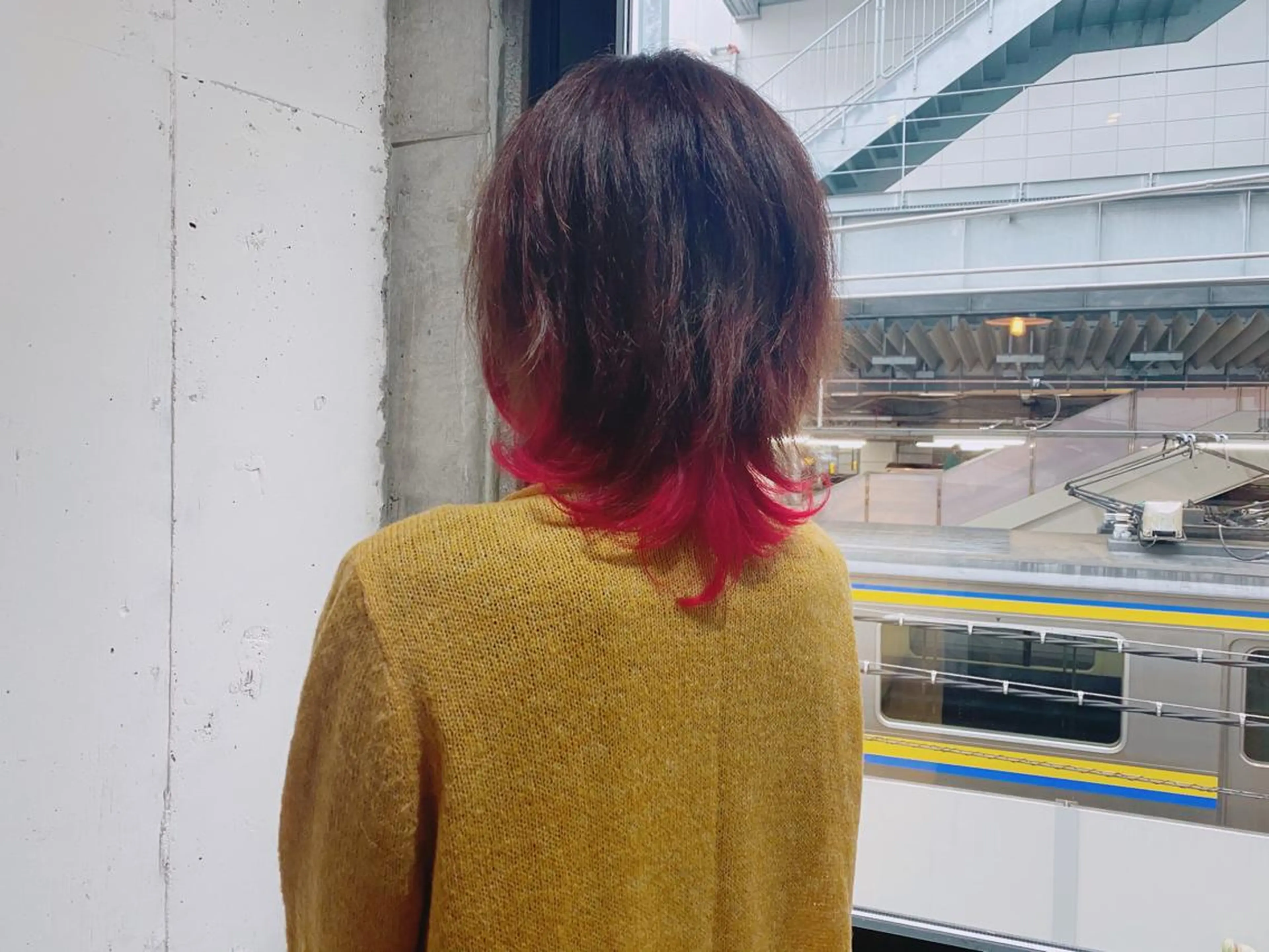ミディアム カラー インナーカラー オーナースタイリスト 佐藤のヘアスタイル